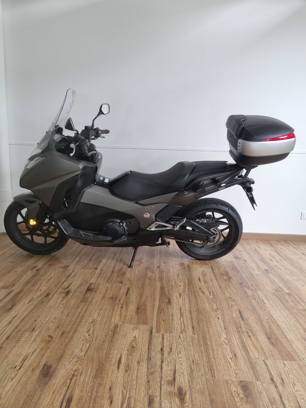 Honda NC 750 D Integra 2016 vue gauche