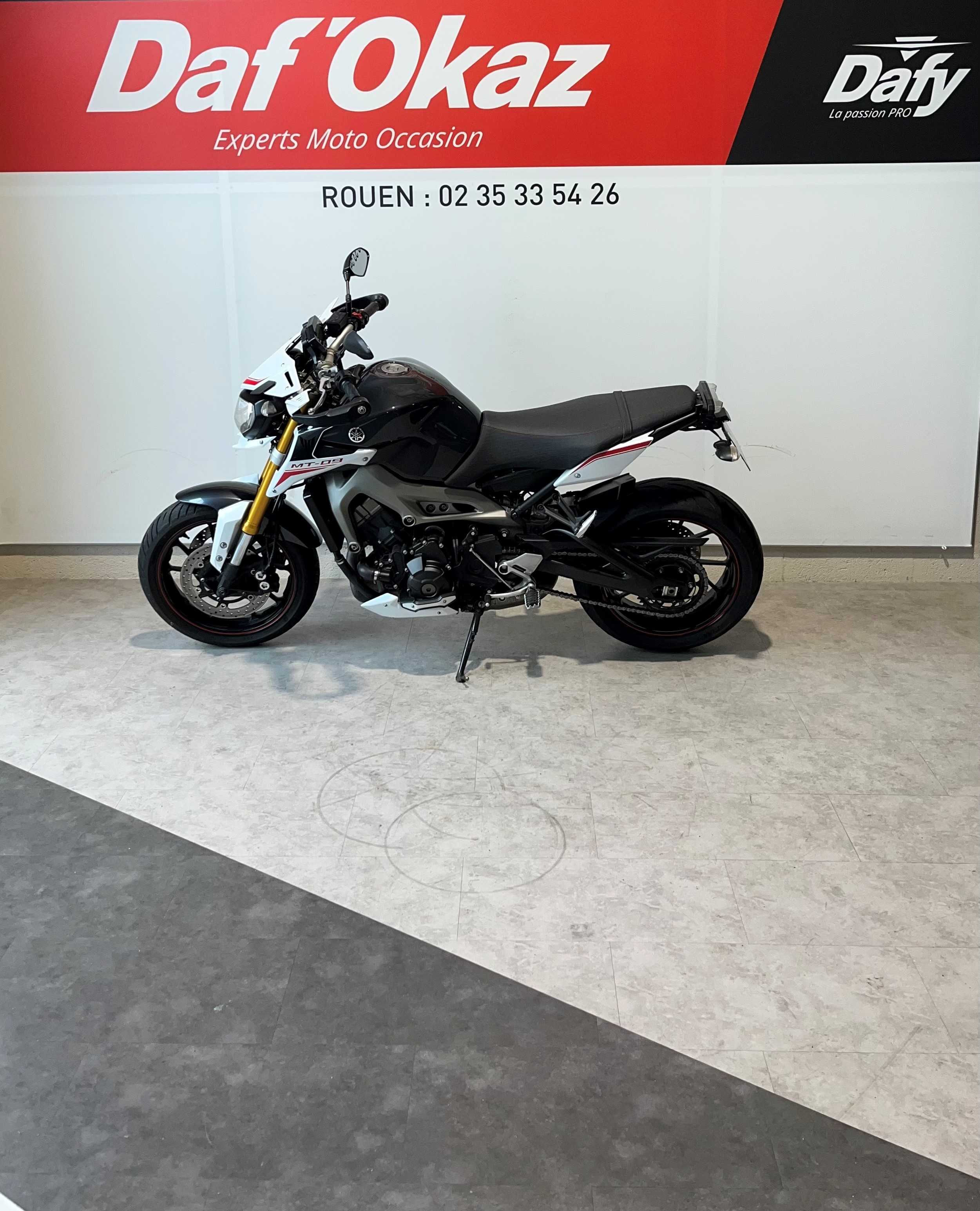 Yamaha MT-09 850 ABS 2014 HD vue gauche