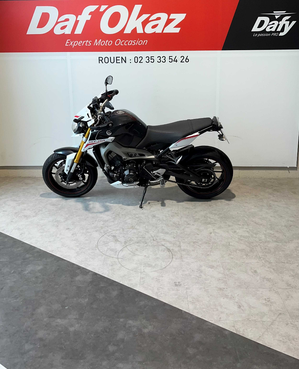 Yamaha MT-09 850 ABS 2014 vue gauche