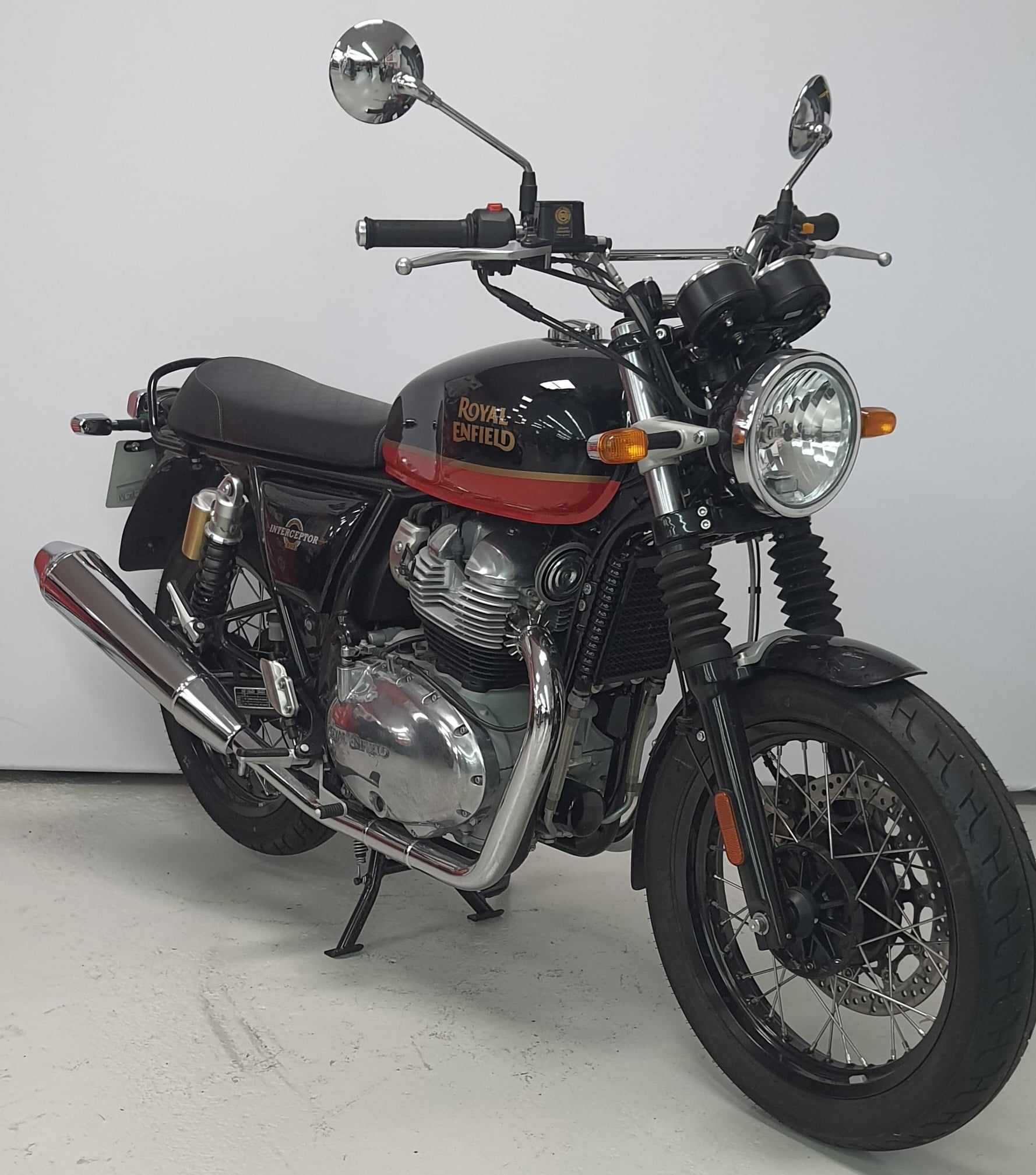 Royal Enfield INTERCEPTOR 650 INTERCEPTOR 650 "Sunset Strip" 2022 HD vue 3/4 droite