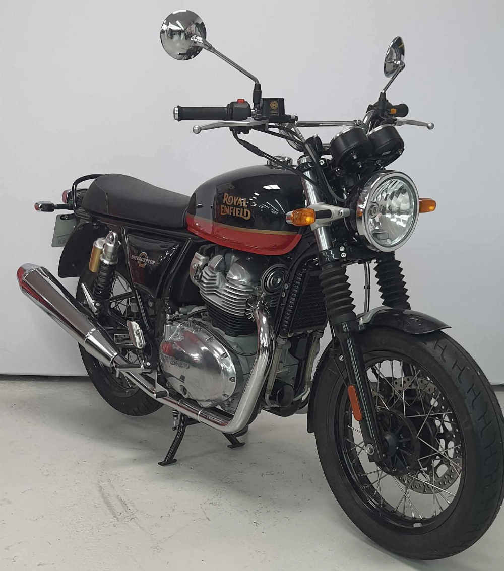 Royal Enfield INTERCEPTOR 650 INTERCEPTOR 650 "Sunset Strip" 2022 vue 3/4 droite