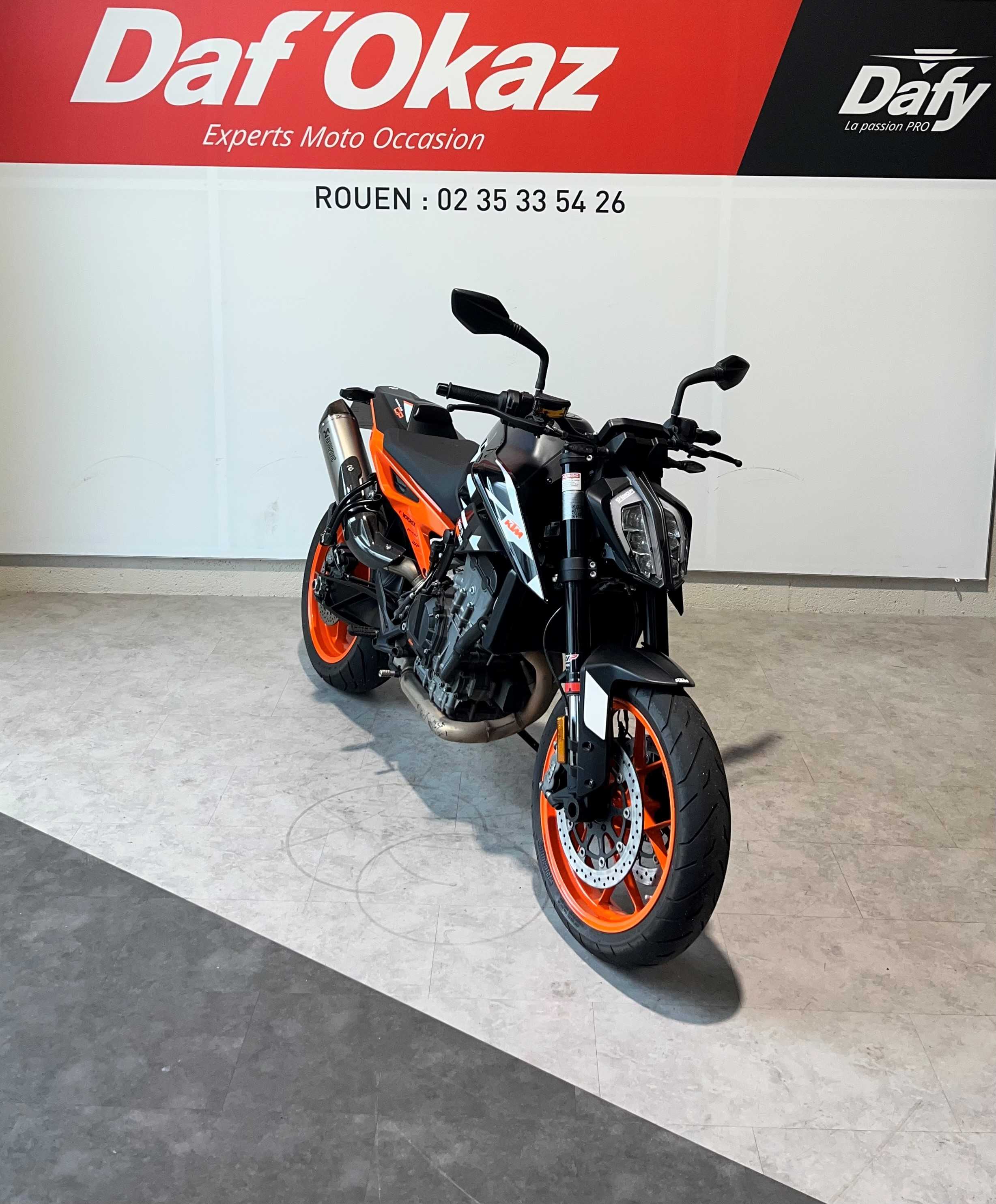 KTM KTM 890 DUKE 2023 HD vue 3/4 droite