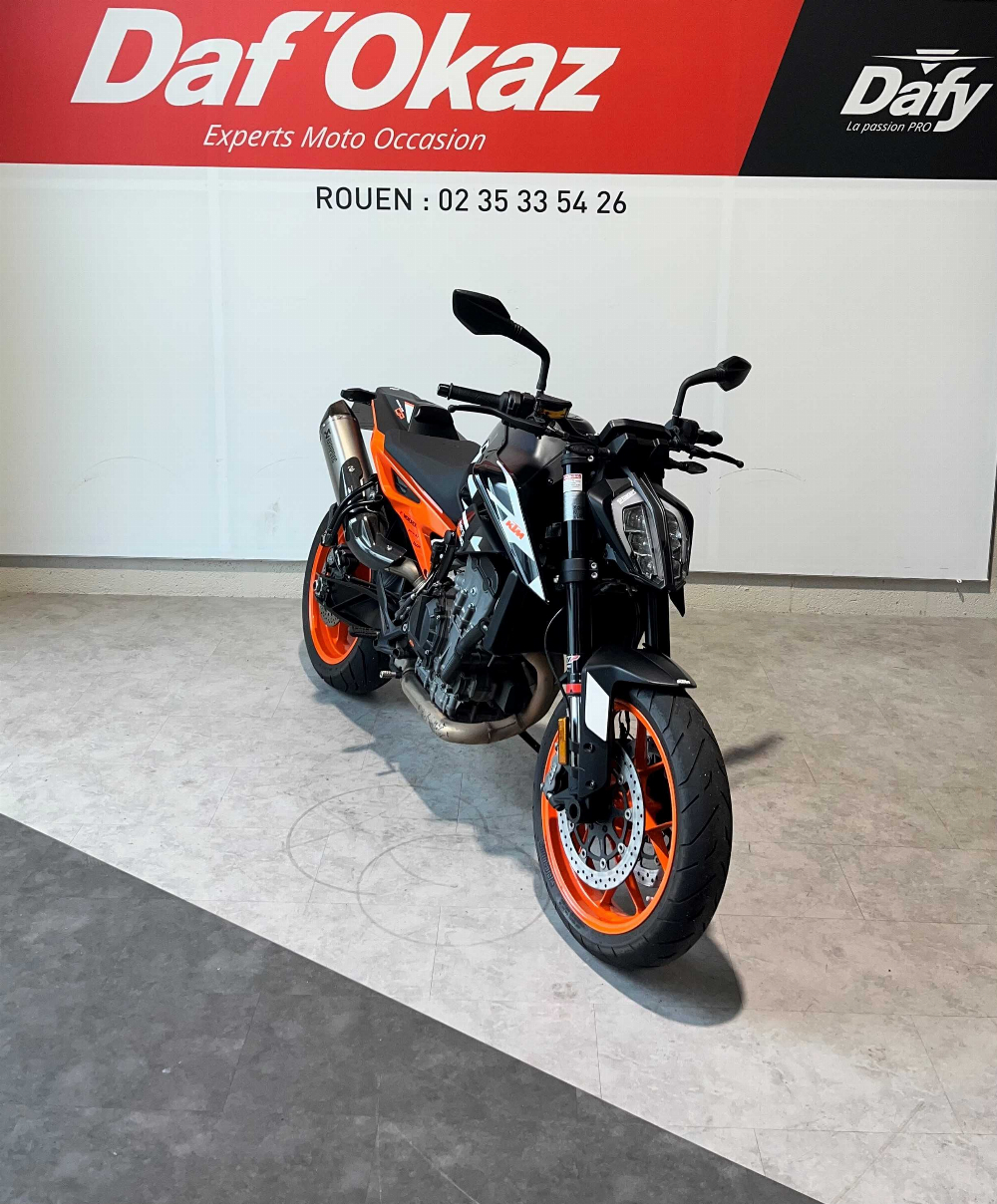 KTM KTM 890 DUKE 2023 vue 3/4 droite