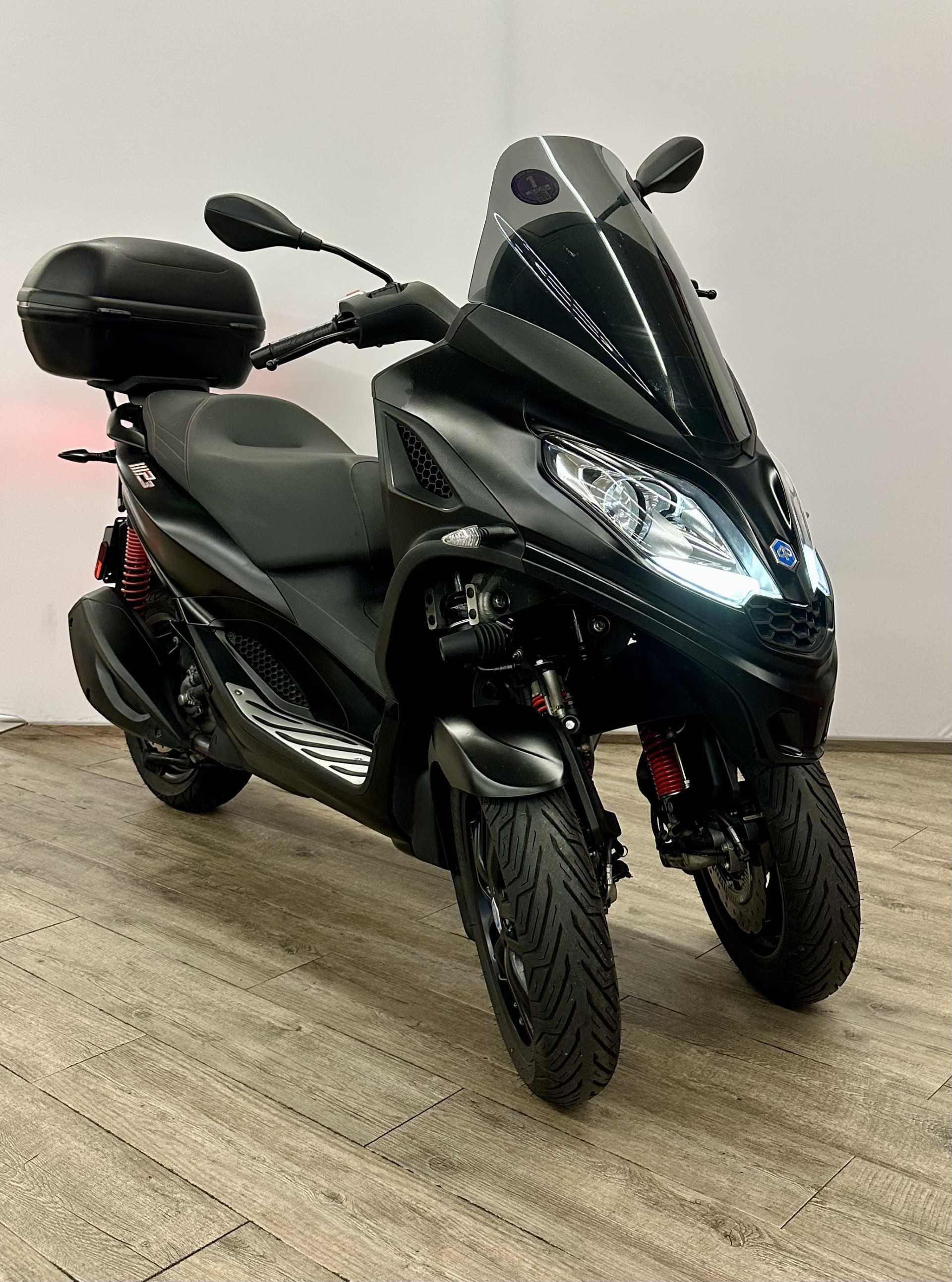 Piaggio MP3 300 HPE Sport ABS (E5) 2021 HD vue 3/4 droite