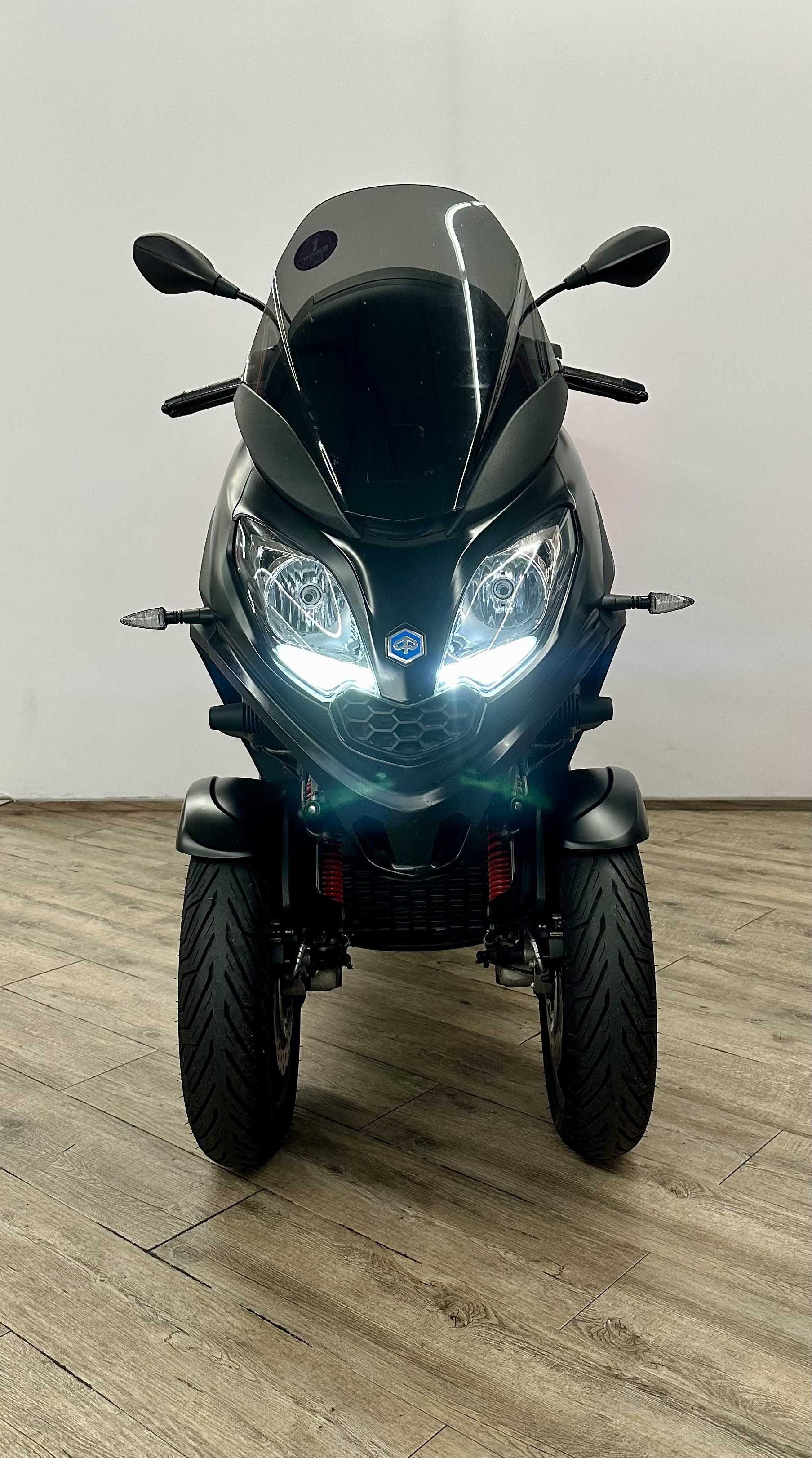 Piaggio MP3 300 HPE Sport ABS (E5) 2021 HD vue avant