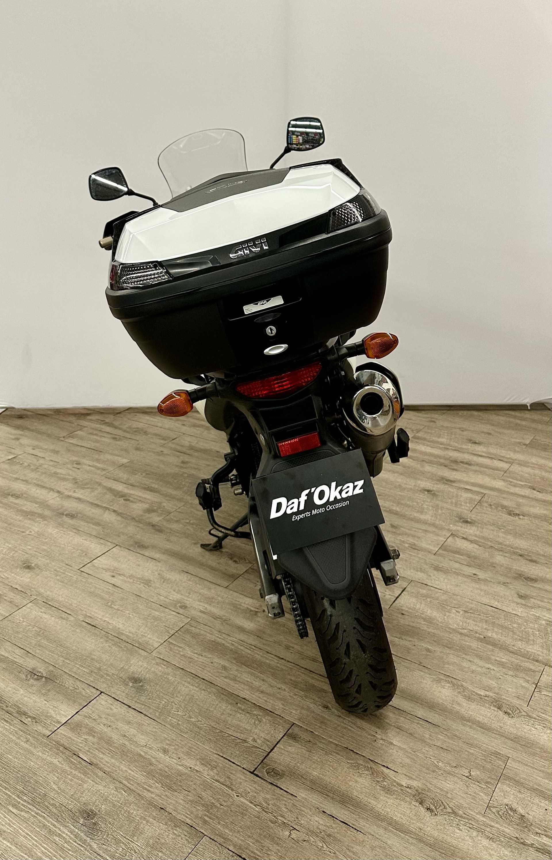 Suzuki DL 650 V-Strom ABS 2011 HD vue arrière