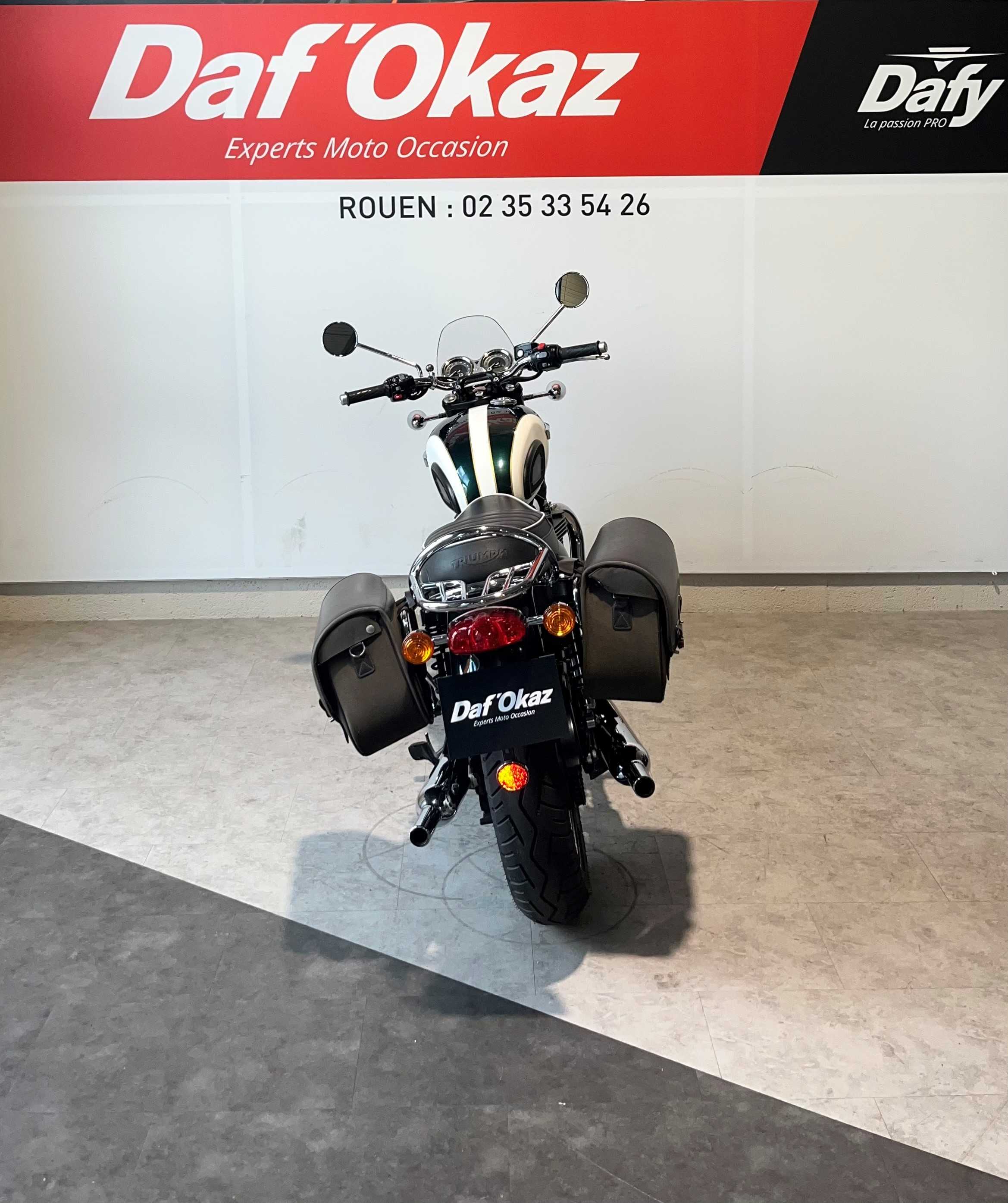 Triumph 1200 Bonneville T120 2017 HD vue arrière