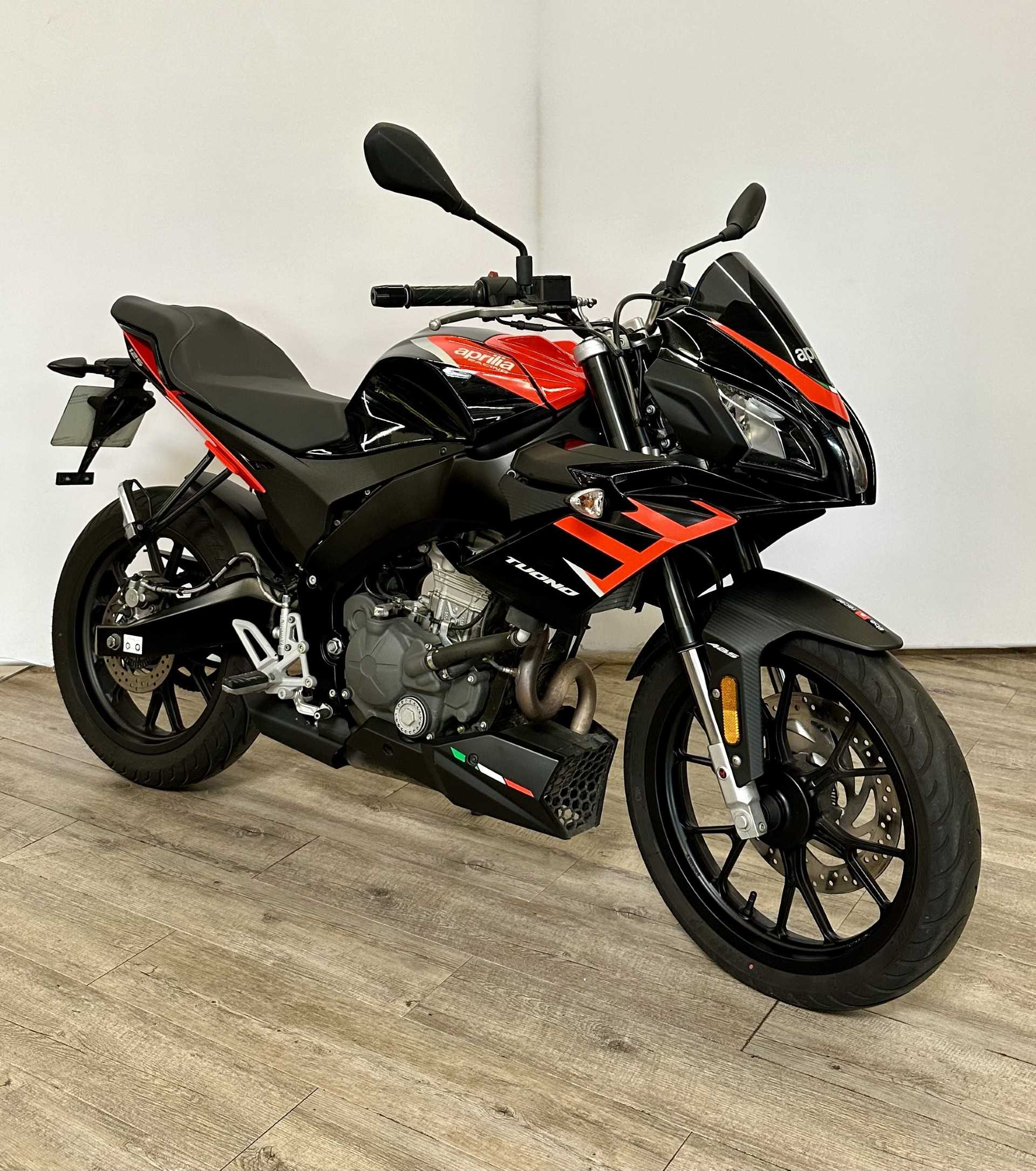 Aprilia Tuono 125 2020 HD vue 3/4 droite