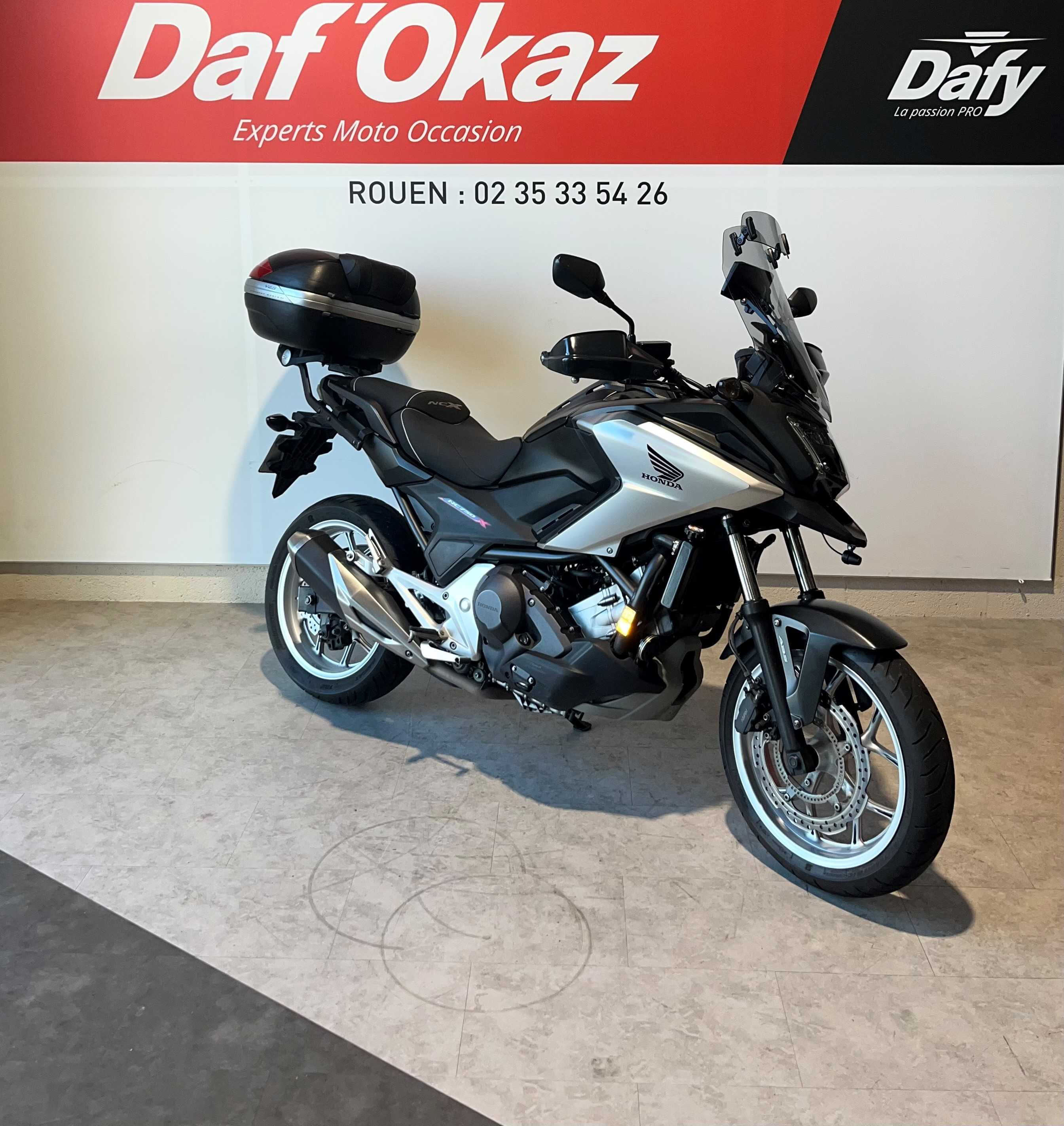 Honda NC 750 X DCT 2017 HD vue 3/4 droite