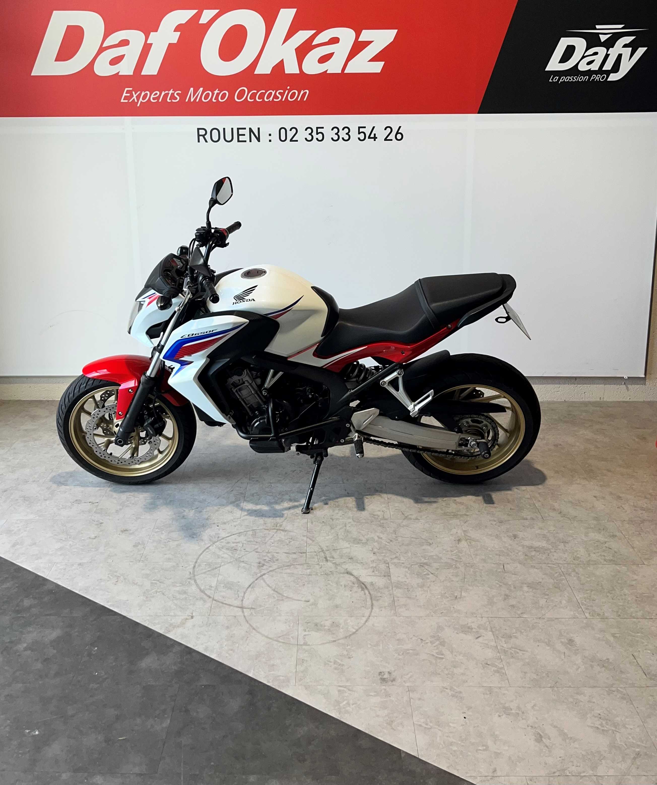 Honda CB 650 F ABS 2015 HD vue gauche