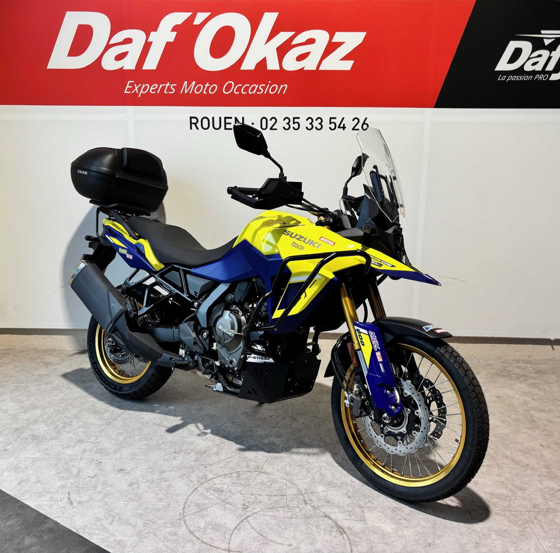 Suzuki DL 800 V-Strom DE 2023 HD vue 3/4 droite