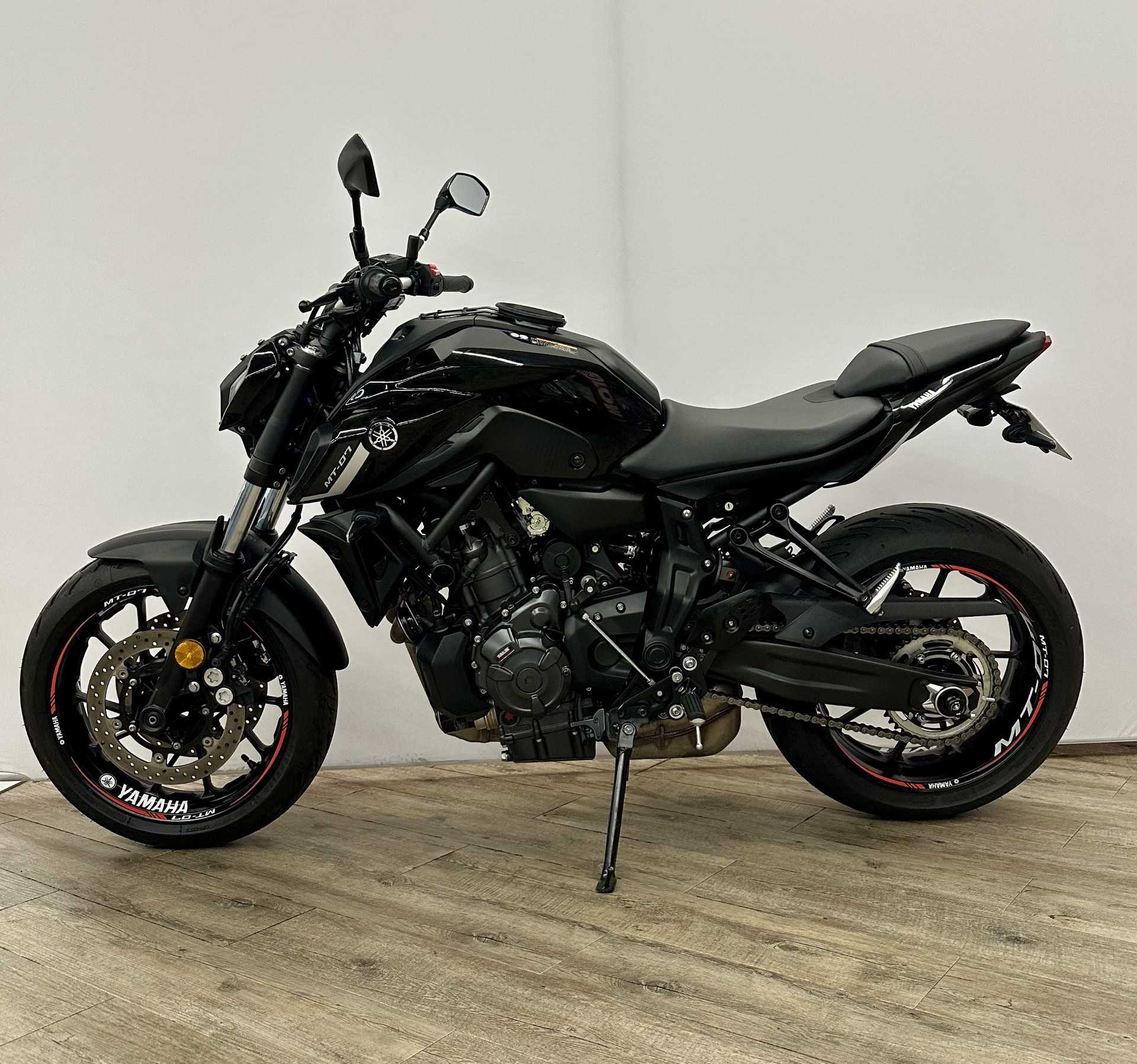 Yamaha MT-07 700 Pure 2023 HD vue gauche