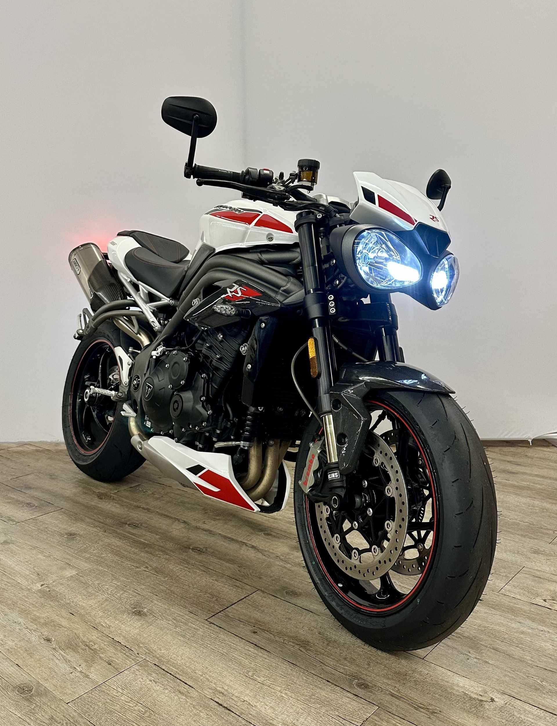 Triumph 1050 Speed Triple RS 2020 HD vue 3/4 droite