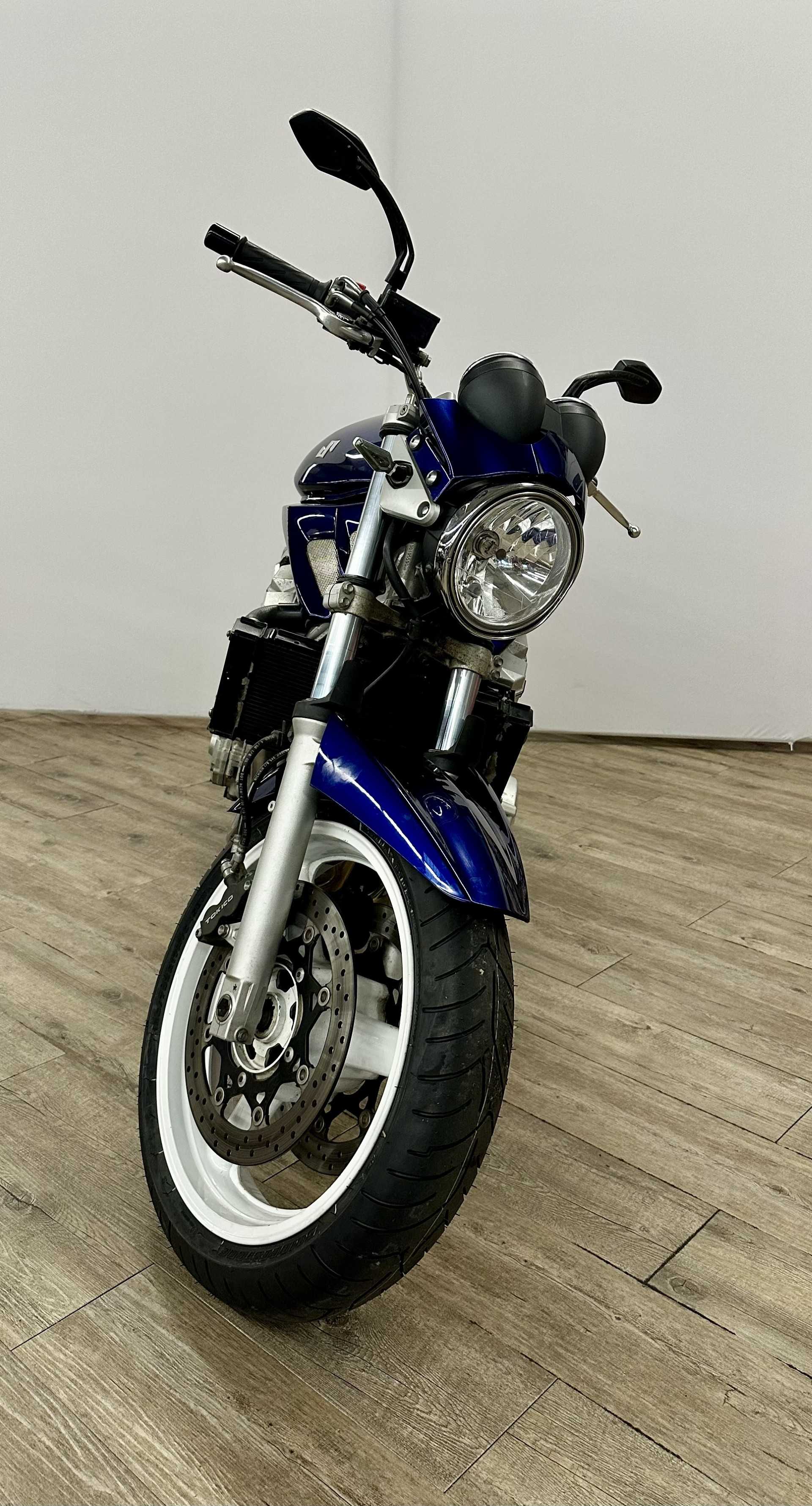 Suzuki GSF 650 N Bandit 2008 HD vue avant