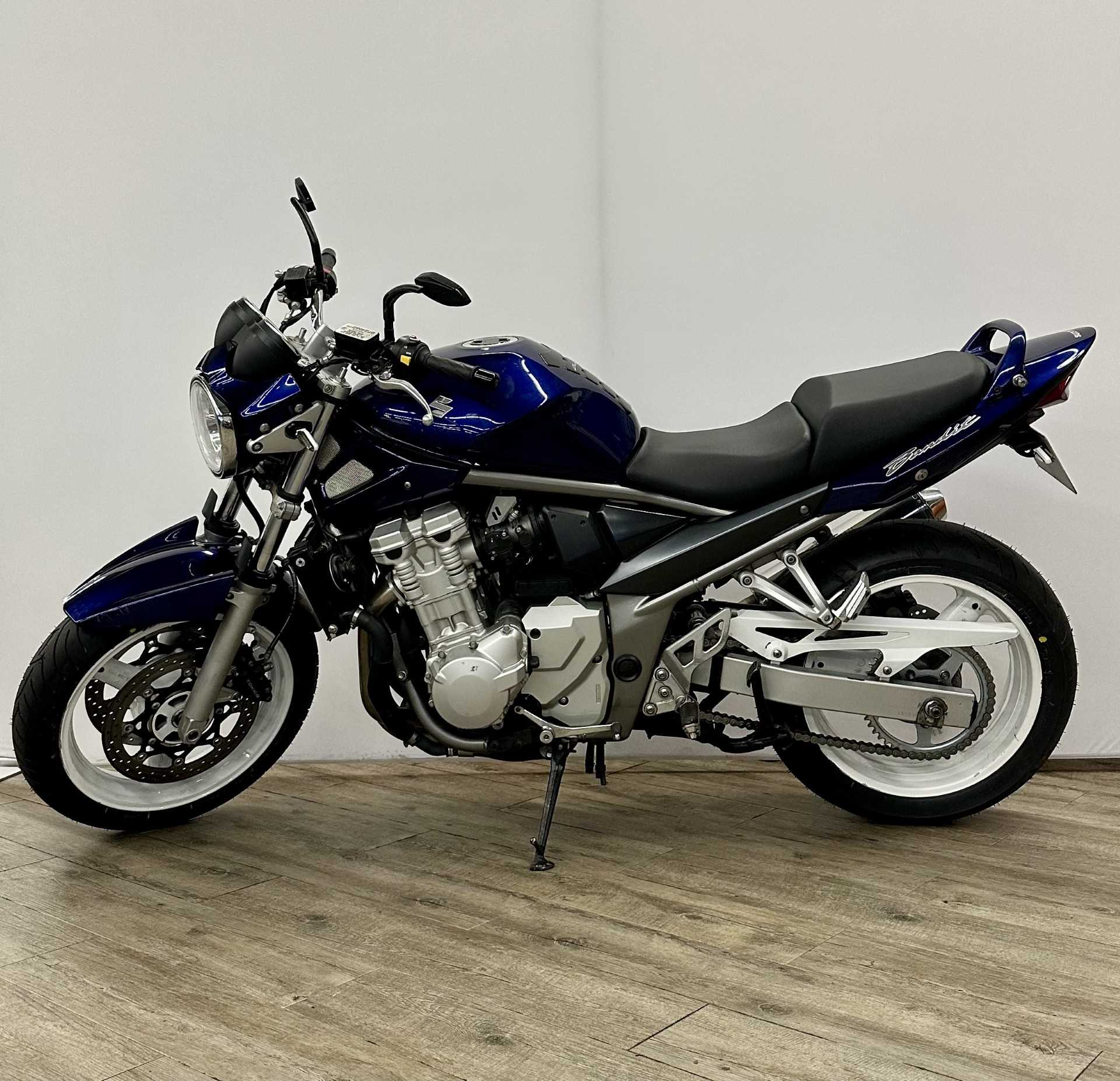 Suzuki GSF 650 N Bandit 2008 HD vue gauche