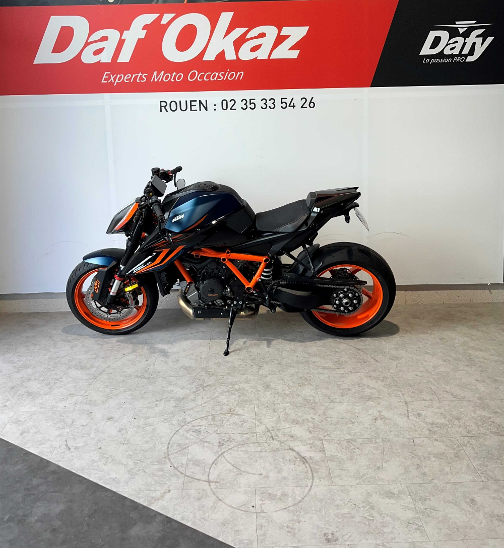 KTM 1290 Super Duke R 2022 vue gauche