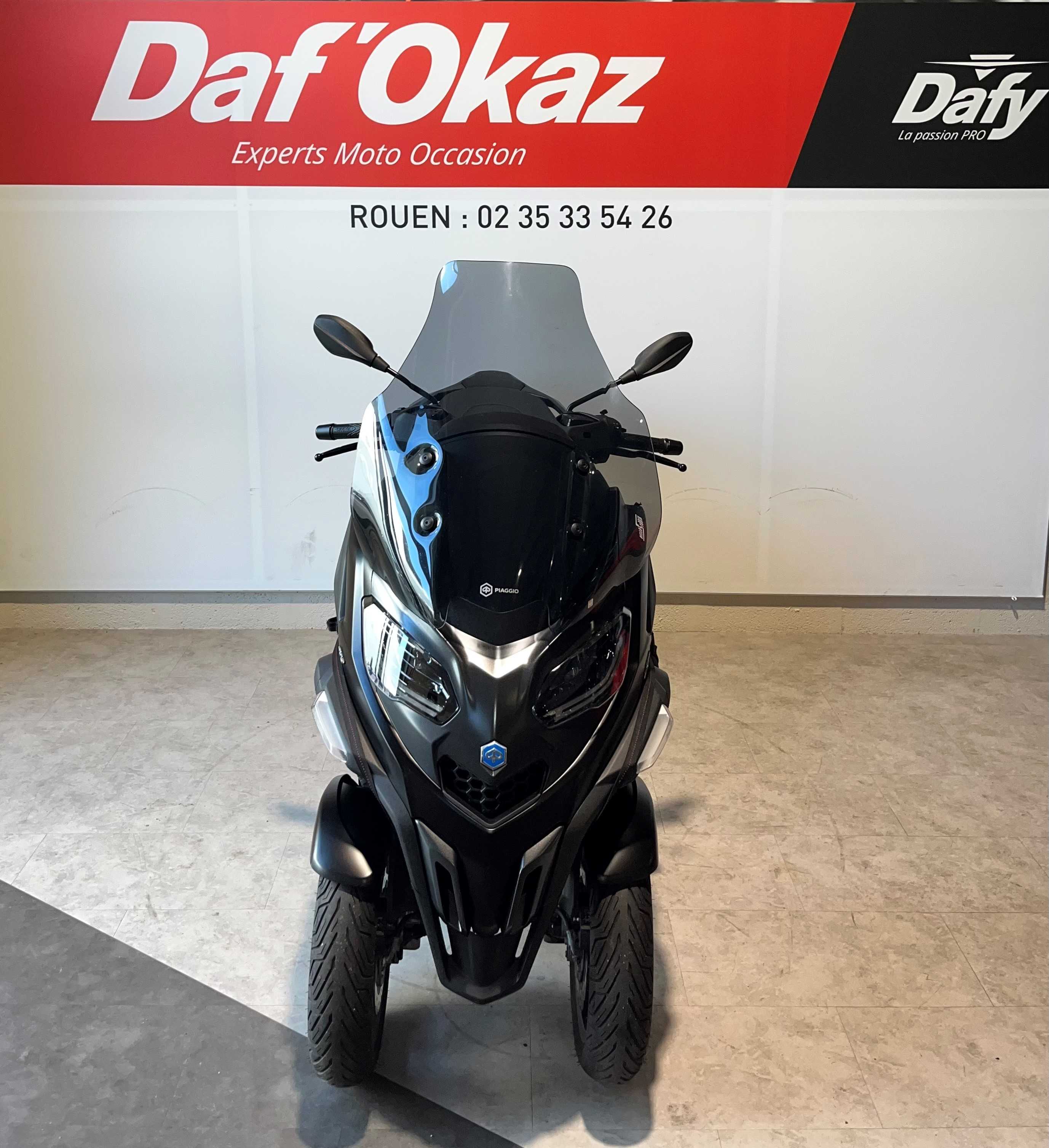 Piaggio MP3 530 HPE 2022 HD vue avant