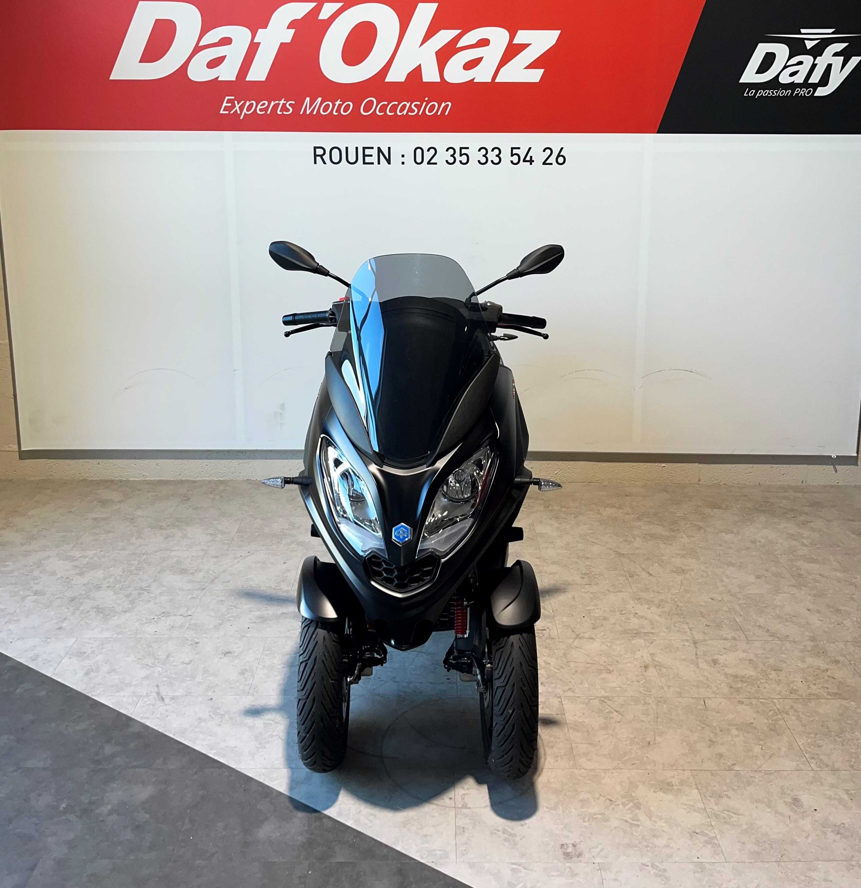 Piaggio MP3 300 HPE 2020 HD vue avant