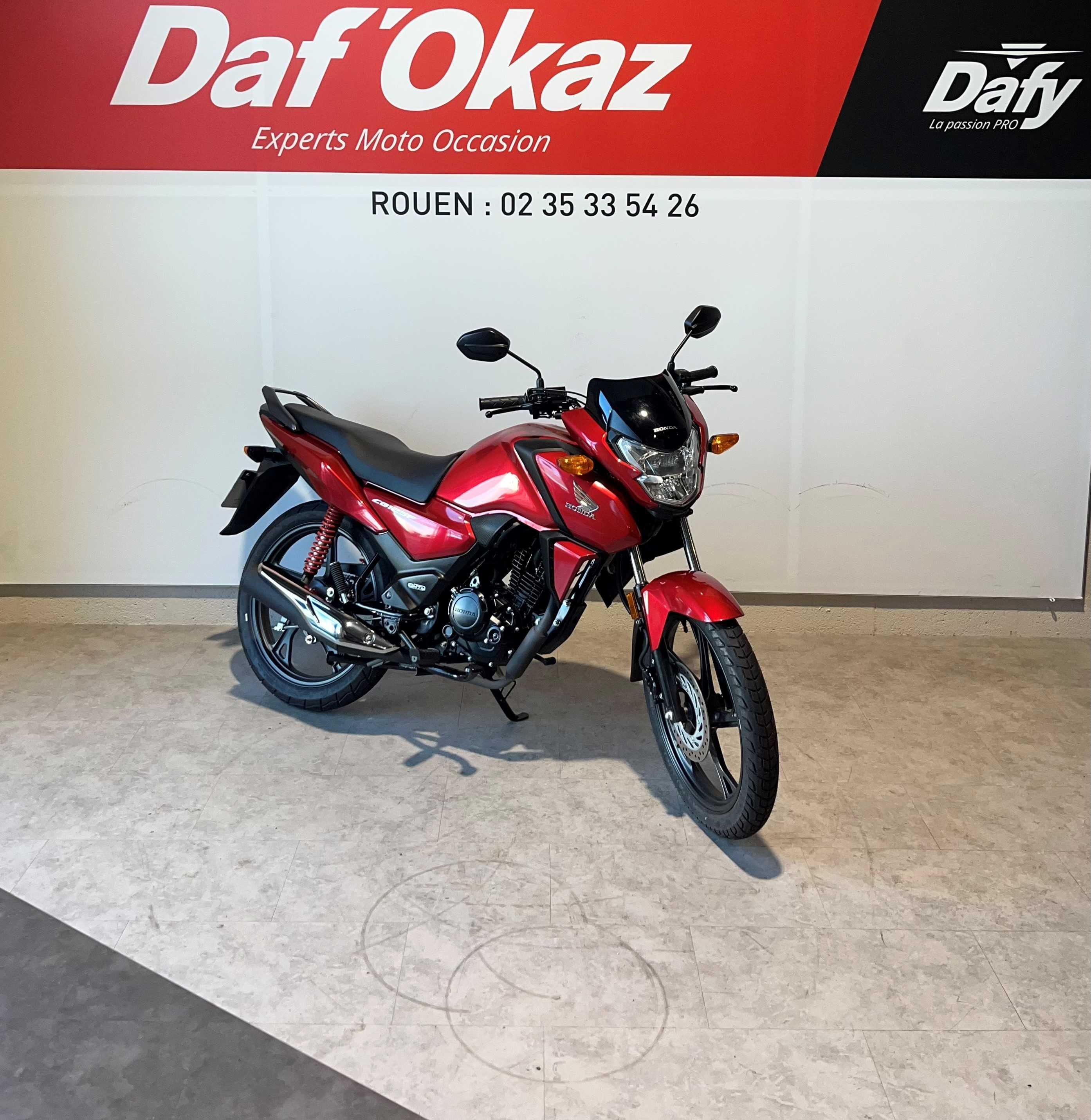 Honda CB 125 F 2024 HD vue 3/4 droite