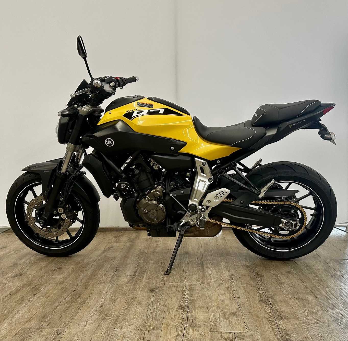 Yamaha MT-07 ABS 2015 HD vue gauche