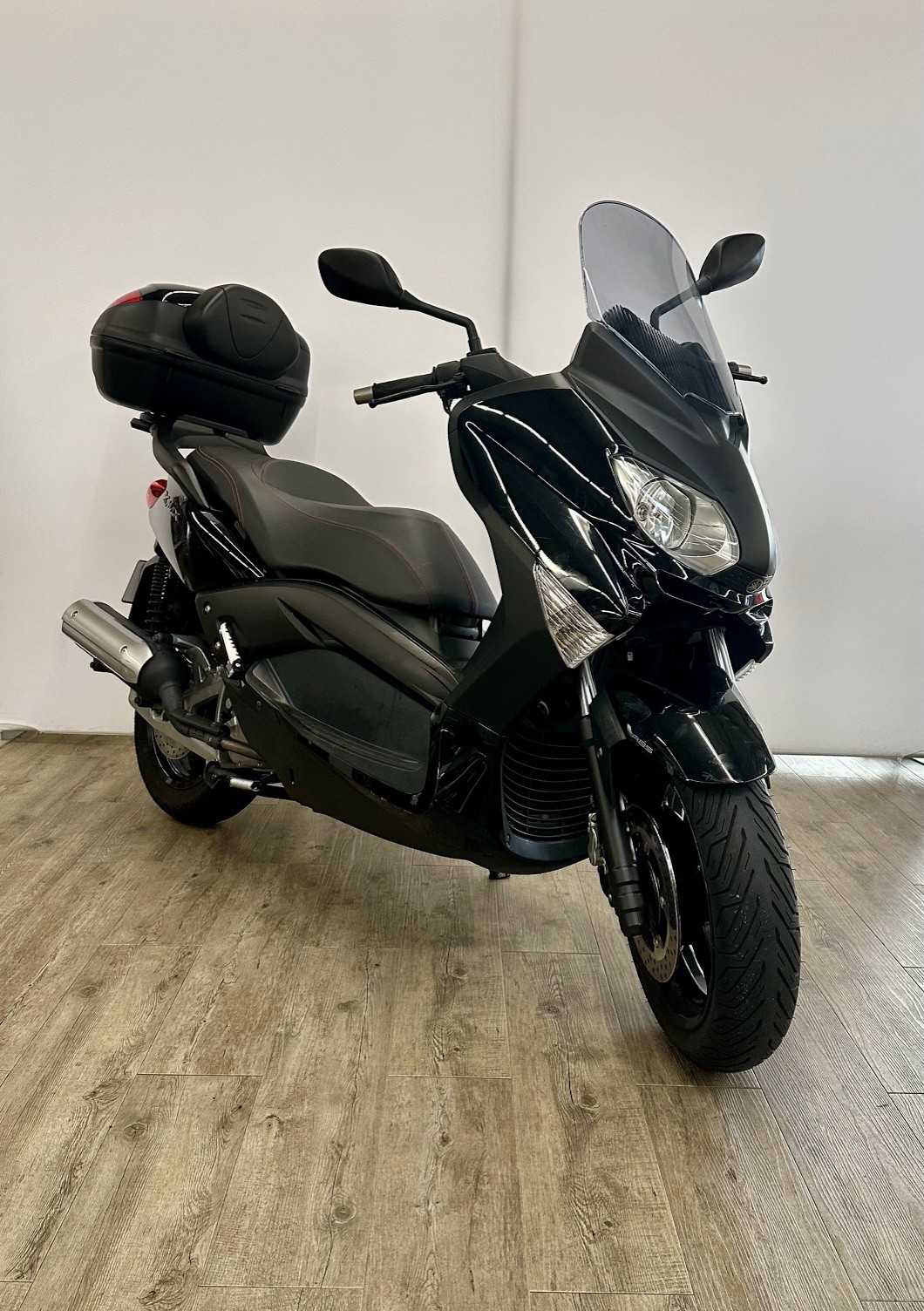 Yamaha YP 125 R X-Max ABS 2011 HD vue 3/4 droite