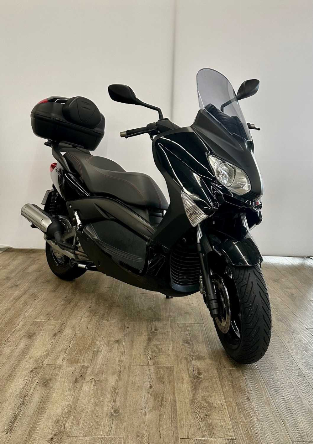 Yamaha YP 125 R X-Max ABS 2011 vue 3/4 droite