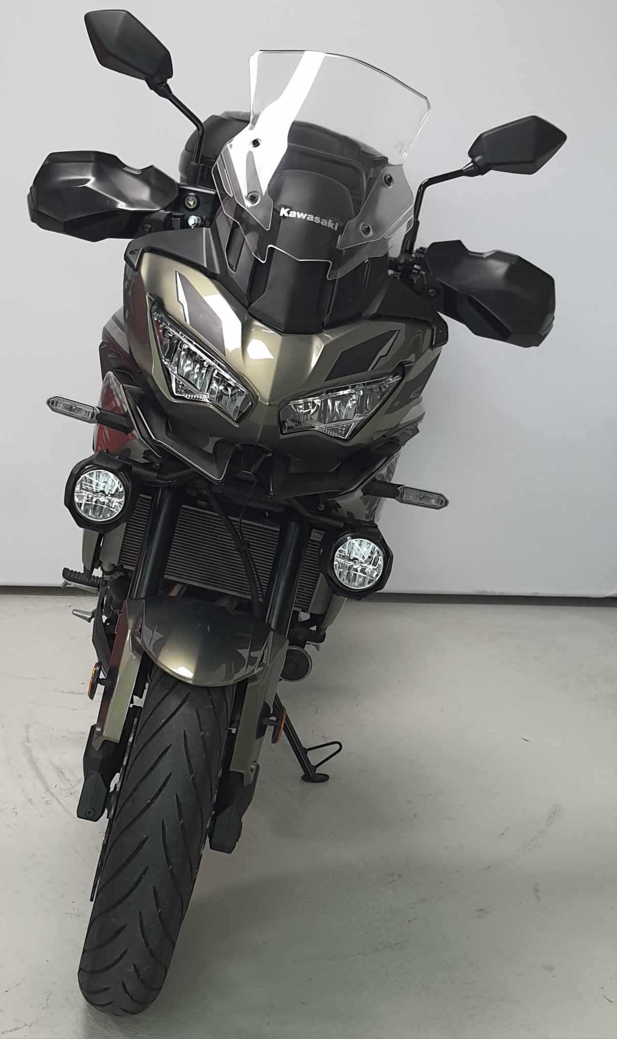 Kawasaki KLE 650 Versys 2023 HD vue avant