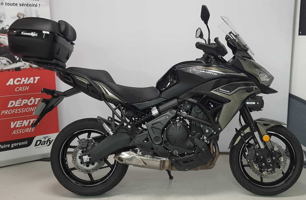 Kawasaki KLE 650 Versys 2023 vue gauche