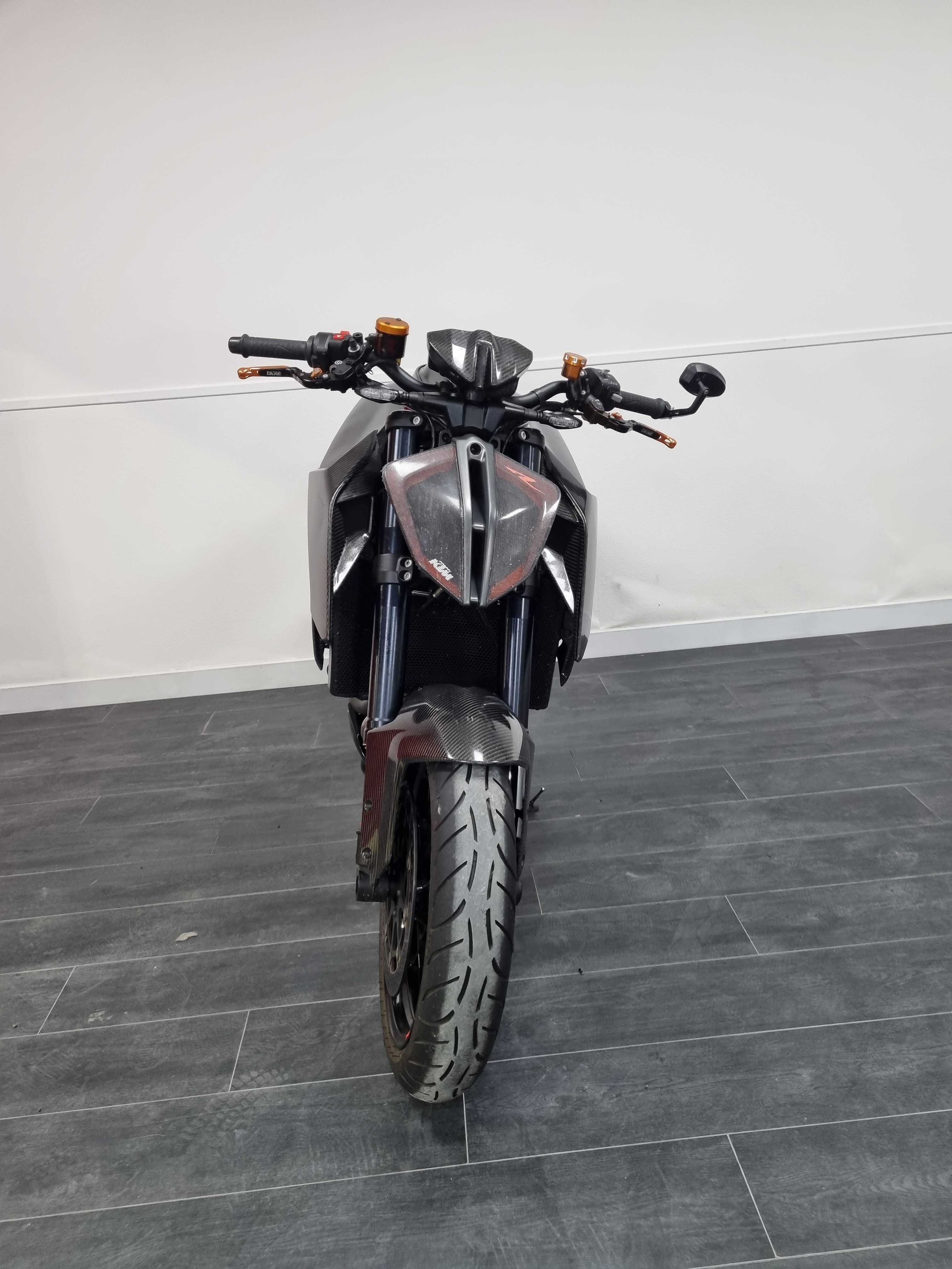 KTM 1290 Super Duke R 2018 HD vue avant