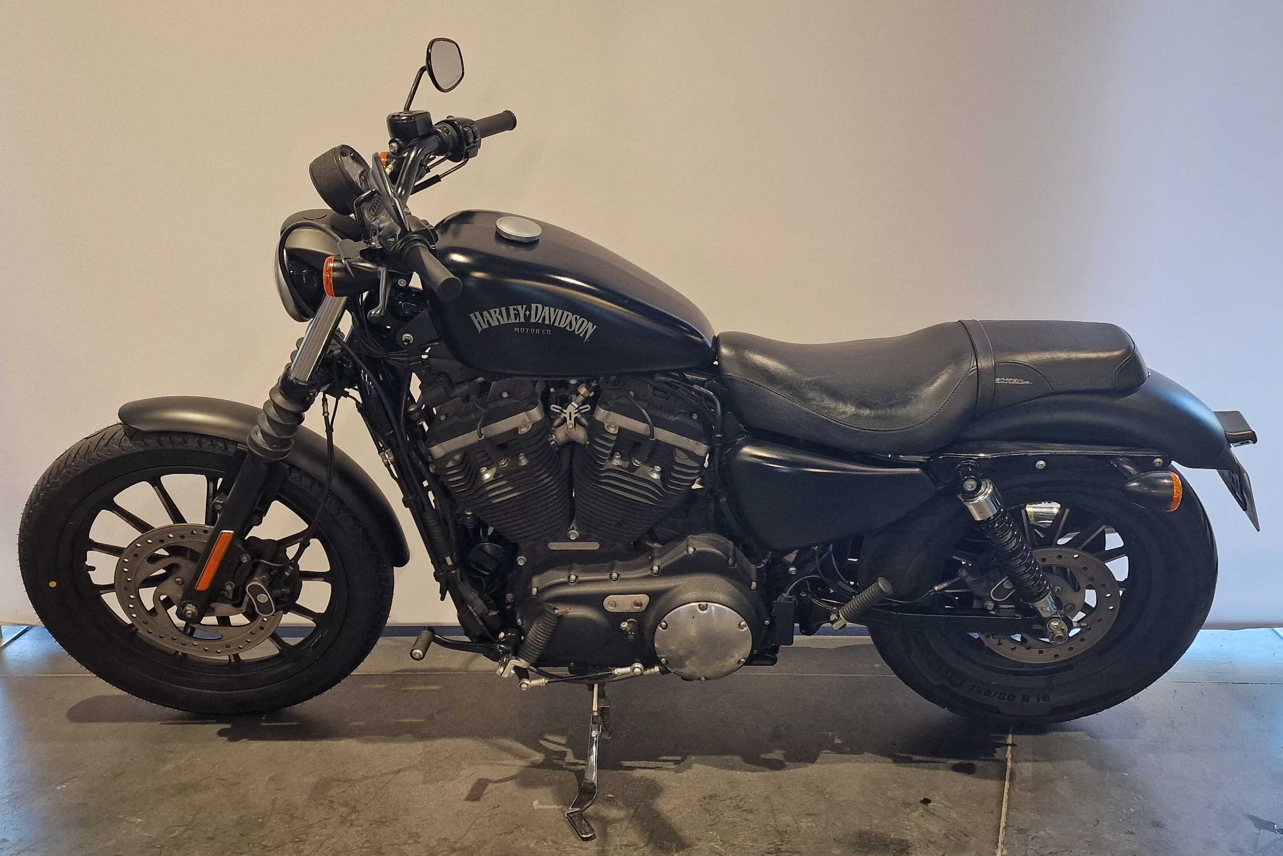 Harley-Davidson XL 883 IRON 2015 HD vue gauche