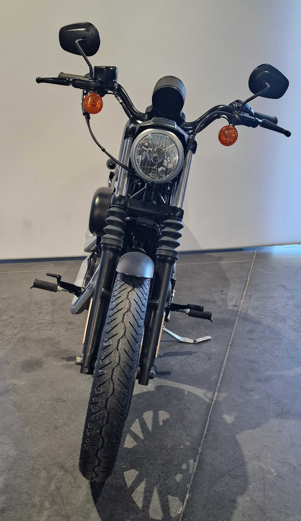 Harley-Davidson XL 883 IRON 2015 vue avant