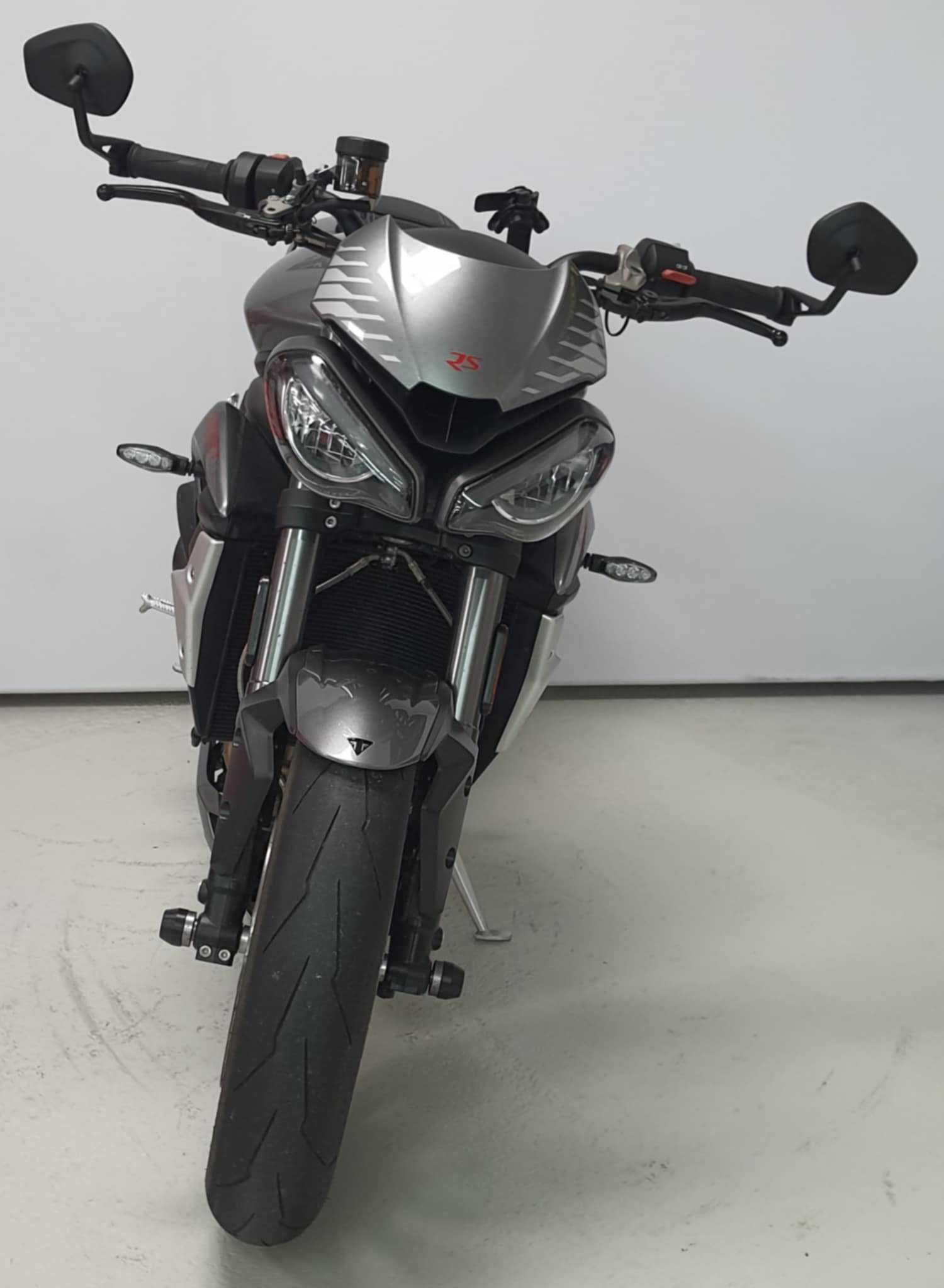 Triumph 765 Street Triple RS 2021 HD vue avant