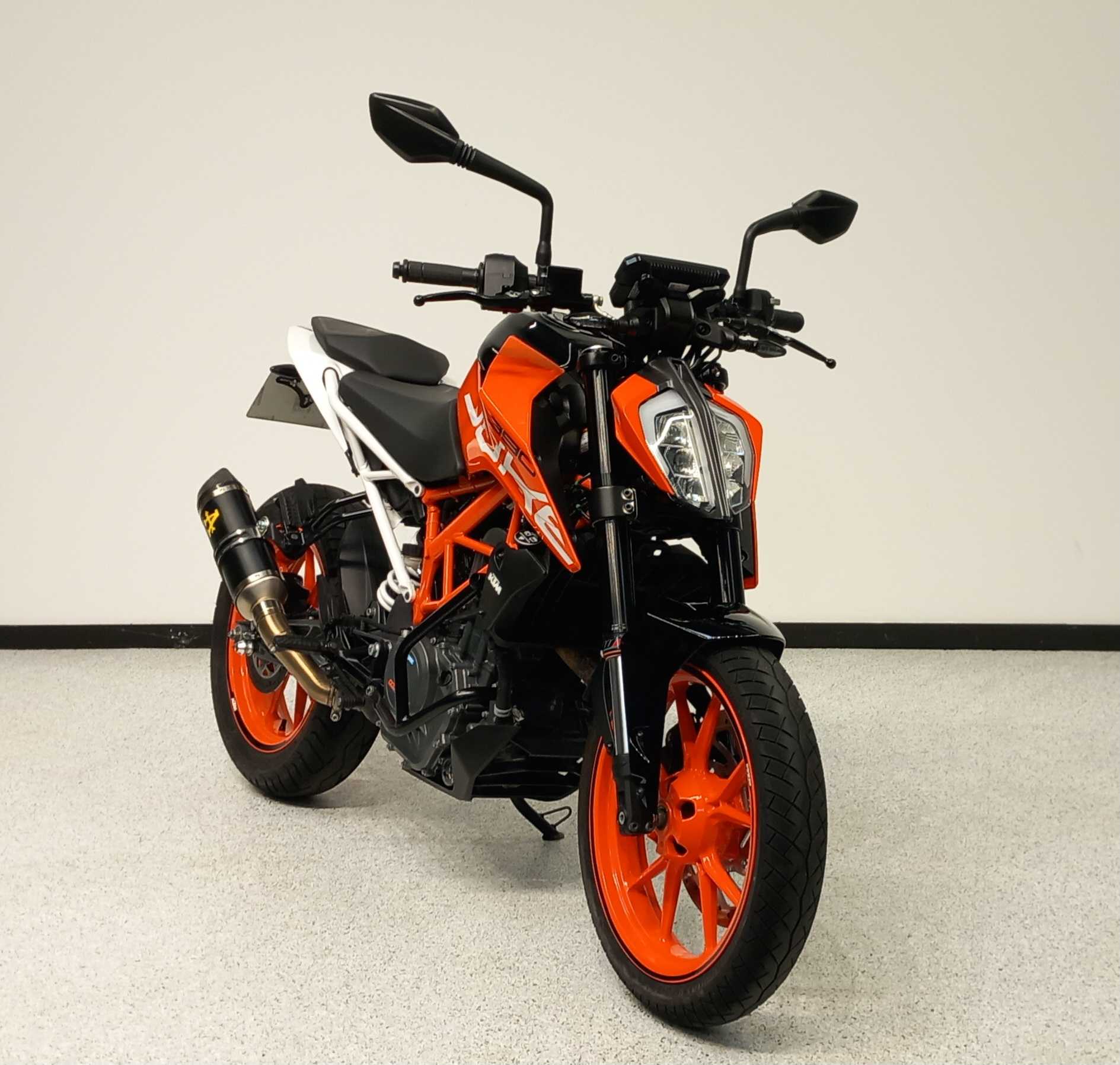 KTM 390 Duke 2020 HD vue 3/4 droite