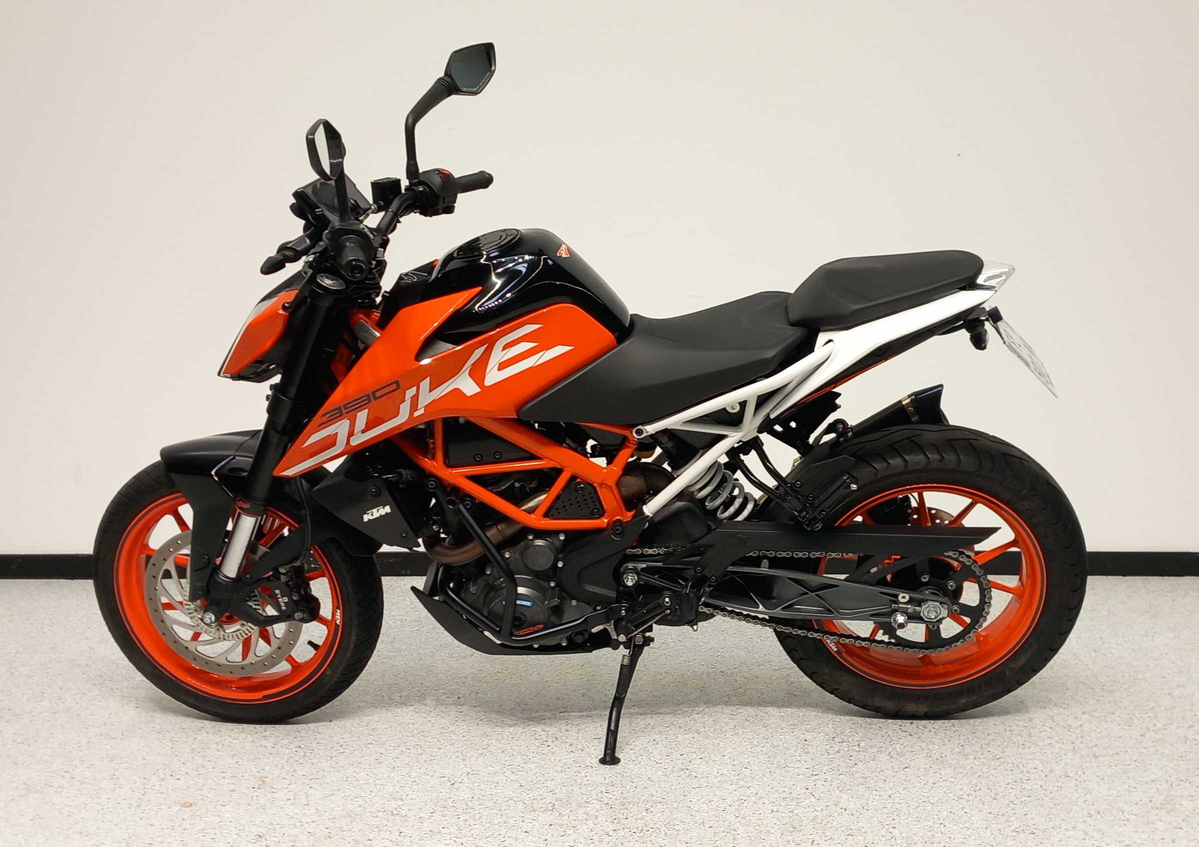 KTM 390 Duke 2020 HD vue gauche