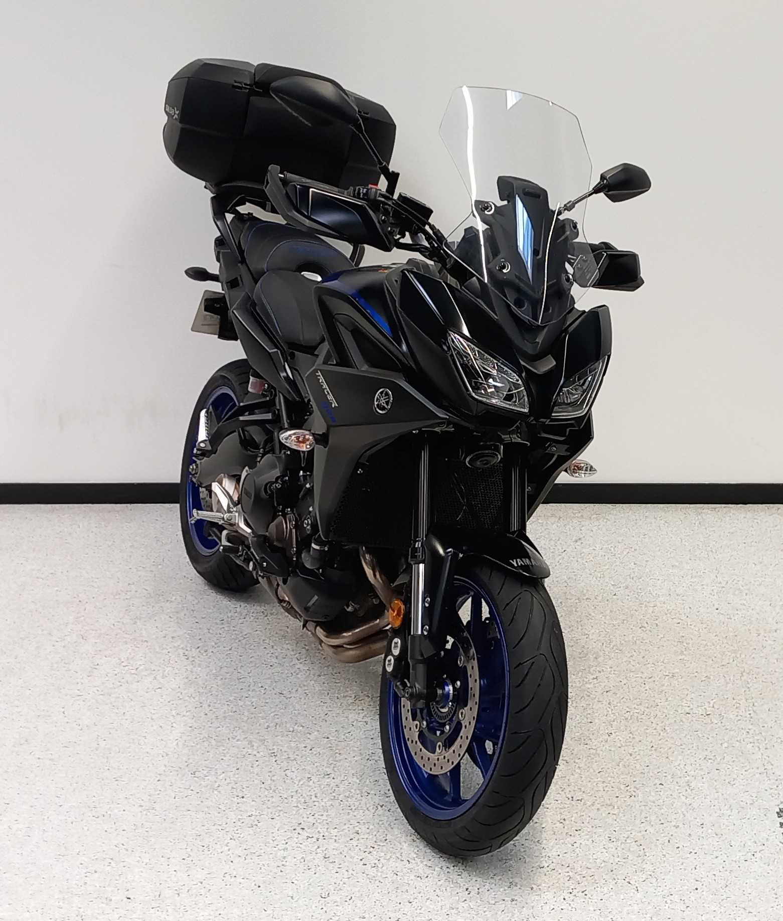 Yamaha Tracer 900 (MTT850) 2019 HD vue 3/4 droite