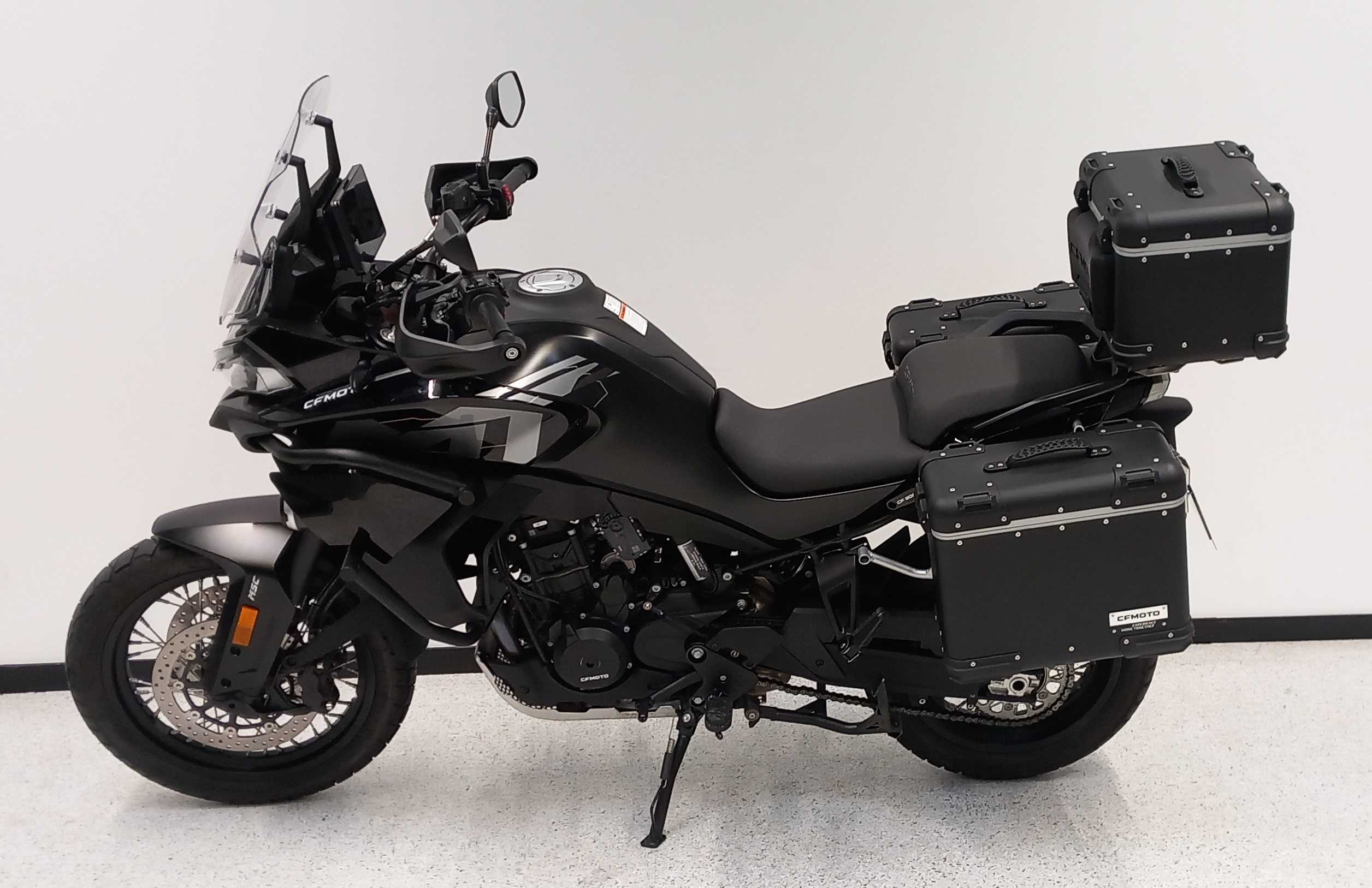 CFMOTO 800 MT EXPLORE 2023 HD vue gauche