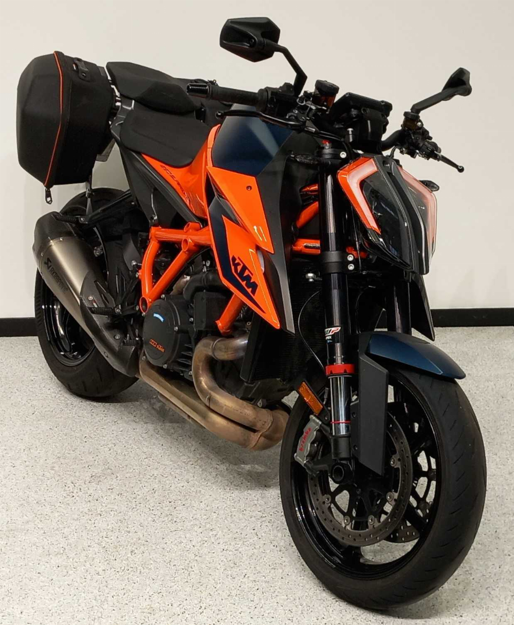 KTM 1290 Super Duke R 2021 vue 3/4 droite