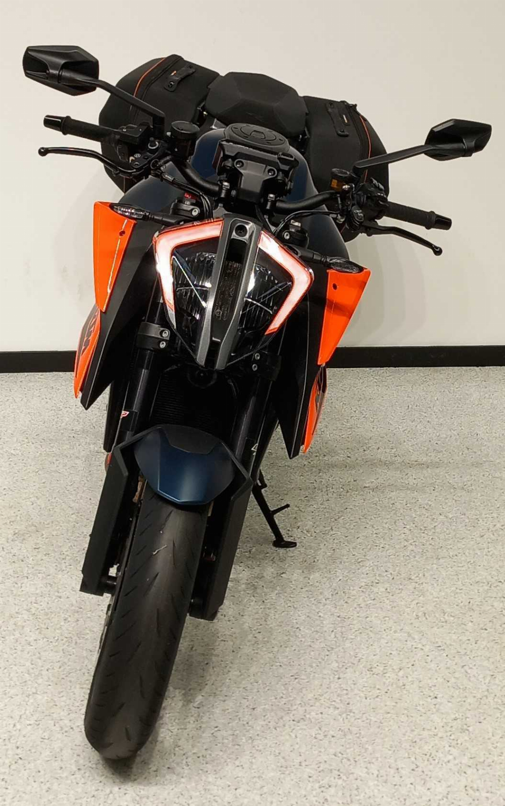 KTM 1290 Super Duke R 2021 vue avant