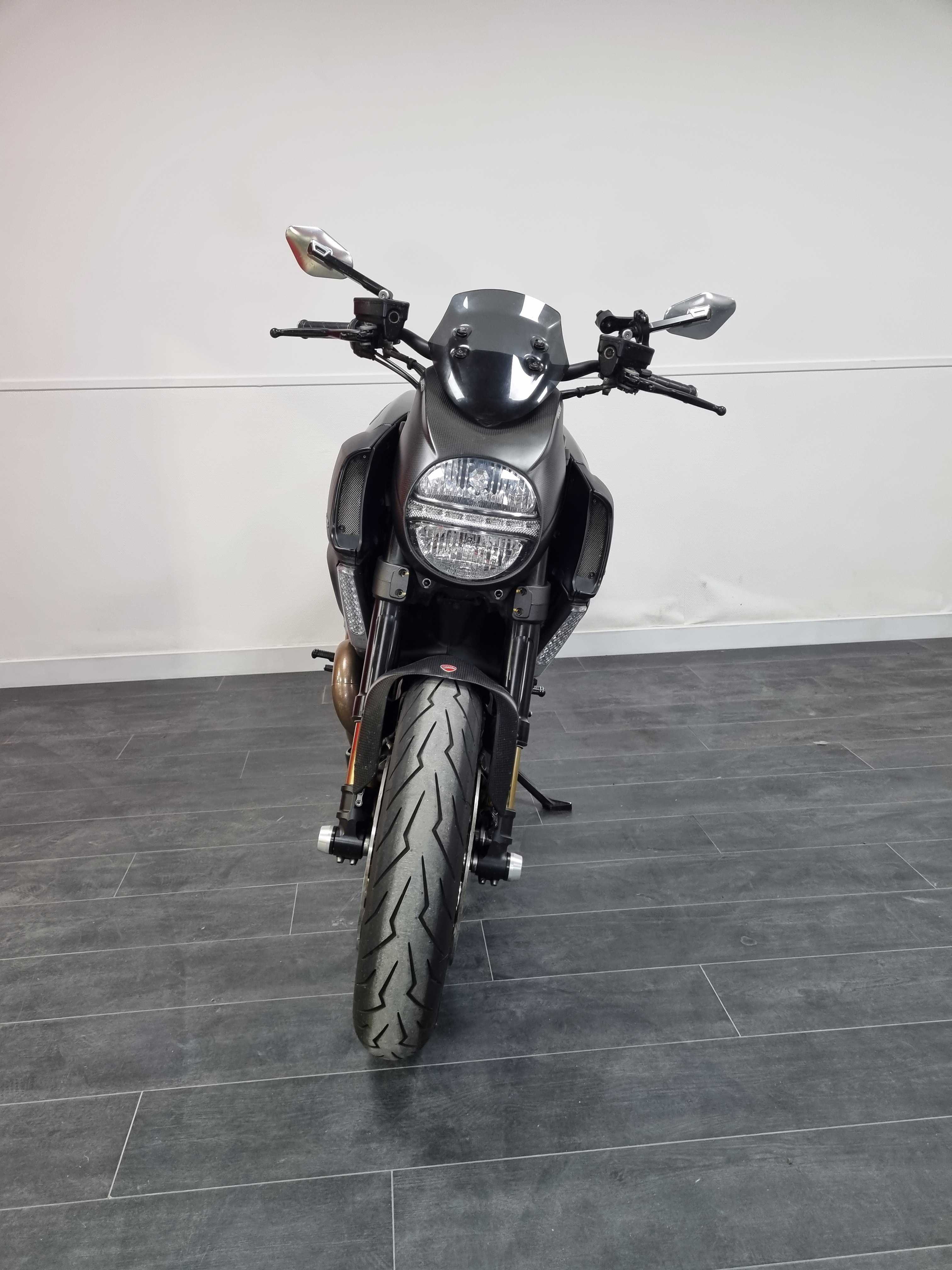 Ducati Diavel 1200 Carbon 2012 HD vue avant