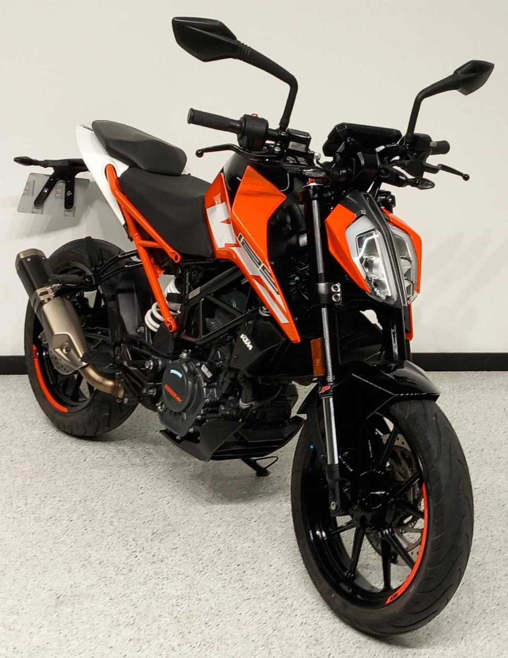 KTM 125 Duke 2018 vue 3/4 droite