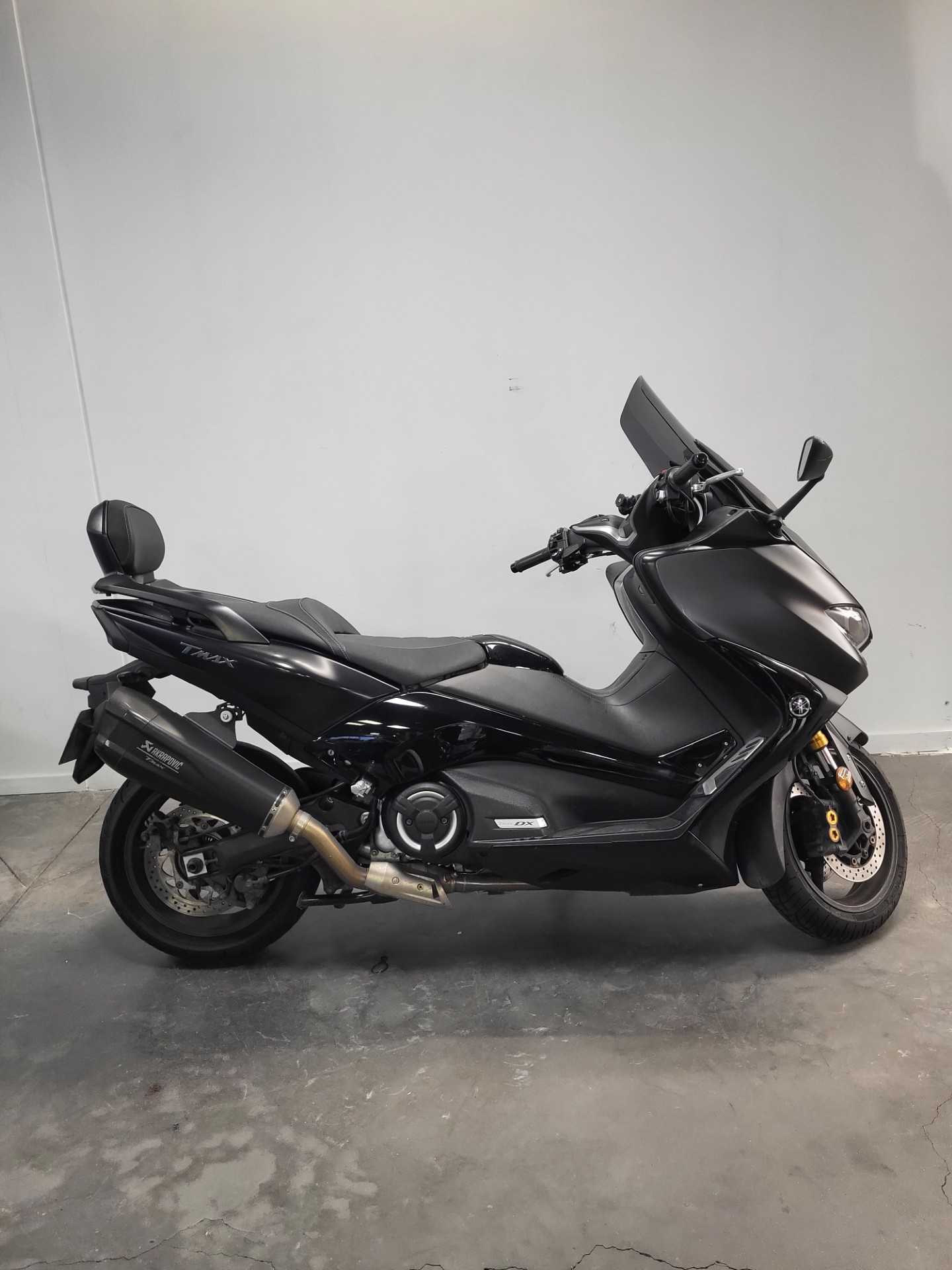 Yamaha XP 530 T-Max DX 2018 HD vue 3/4 droite