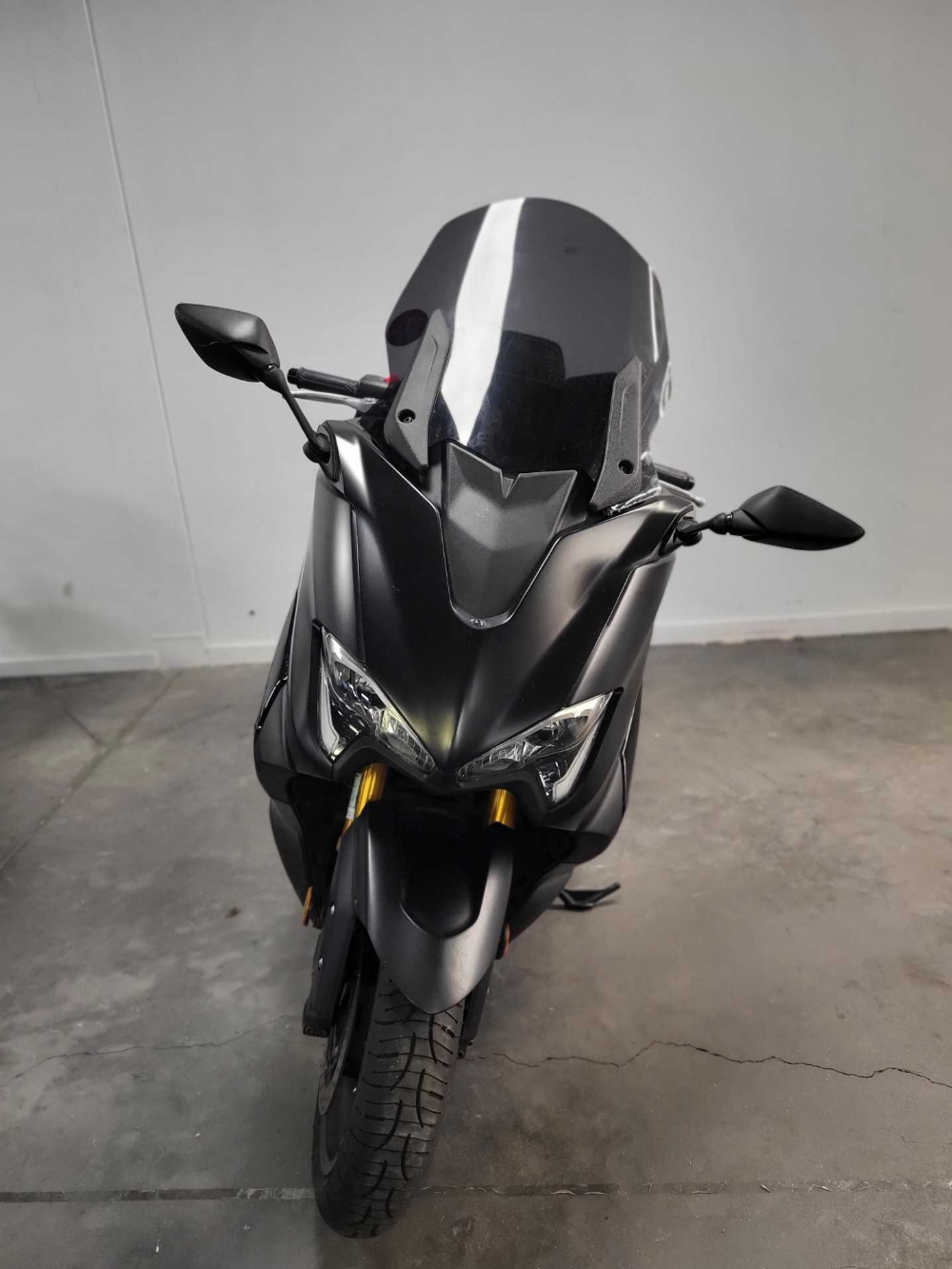 Yamaha XP 530 T-Max DX 2018 vue avant