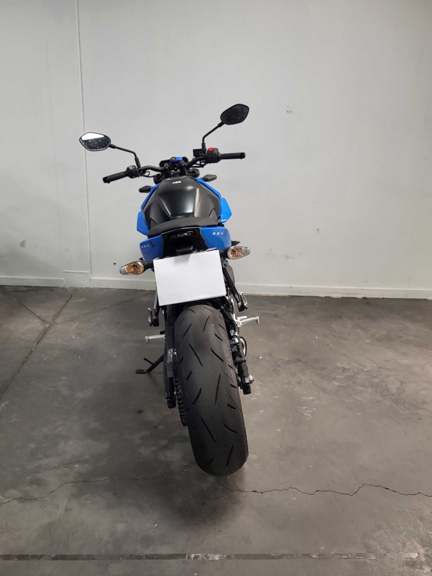 Suzuki GSX 800 8S 2023 HD vue arrière