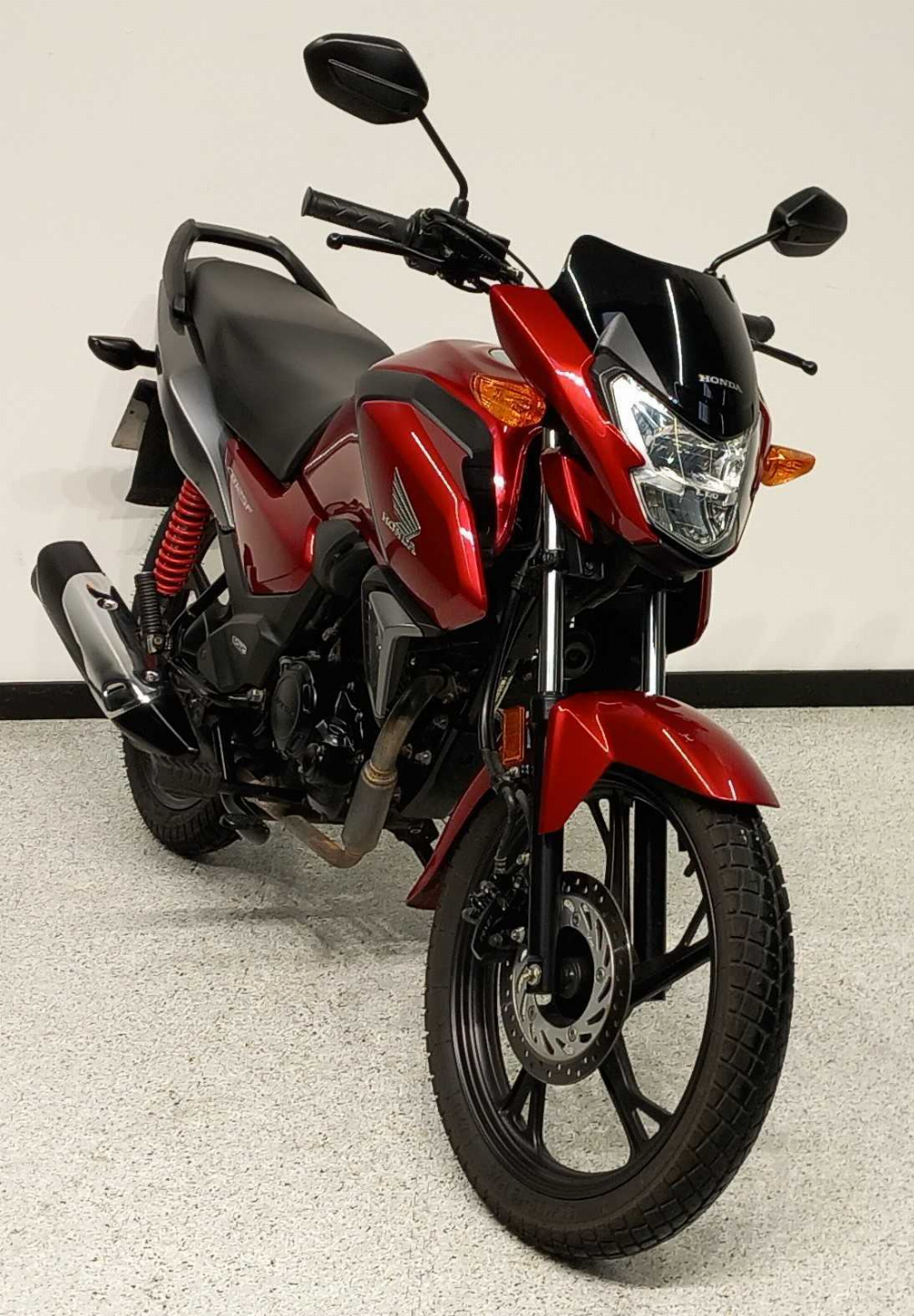 Honda CBF 125 2015 vue 3/4 droite