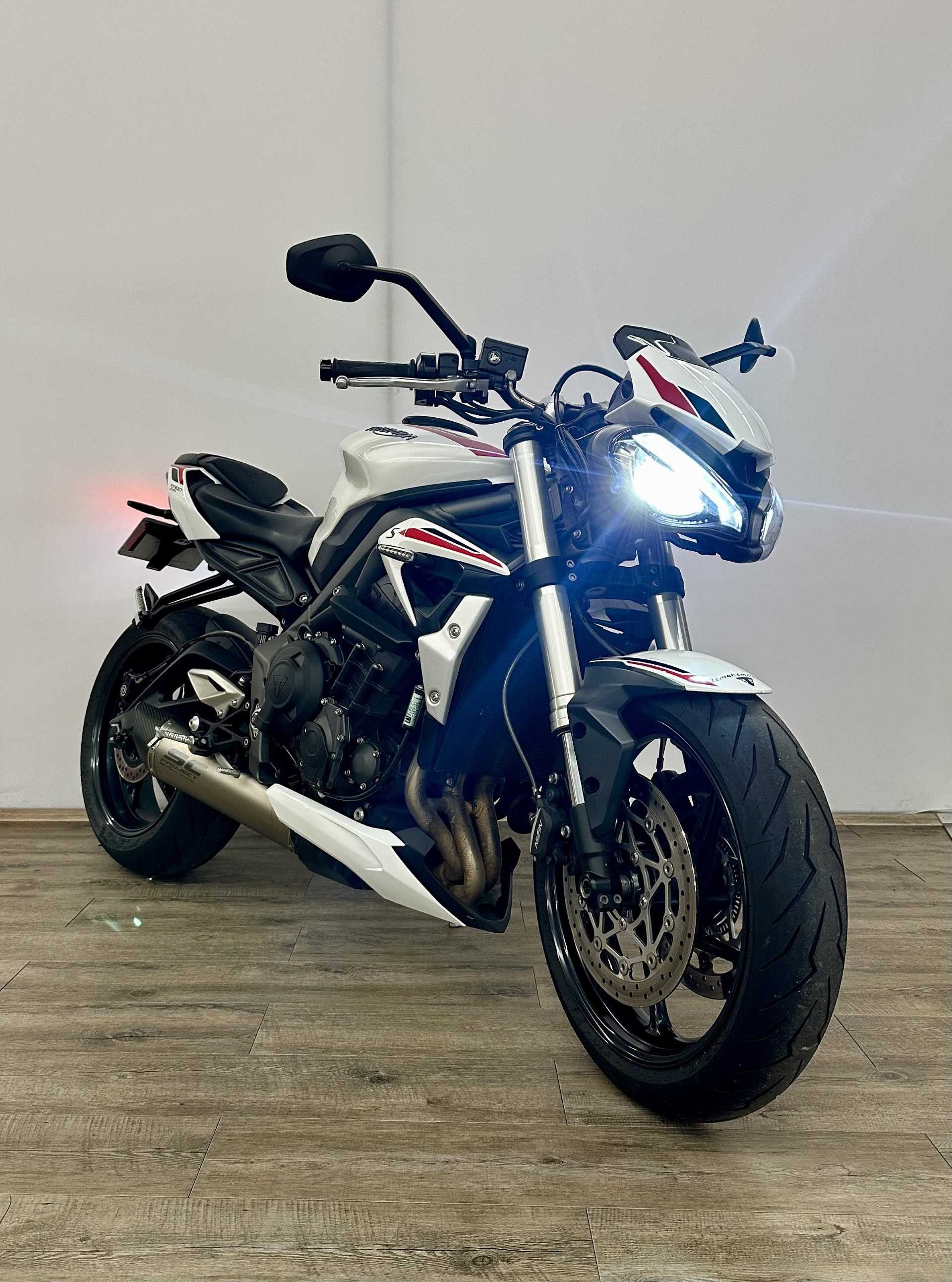 Triumph 660 Street Triple S (A2) 2020 HD vue 3/4 droite