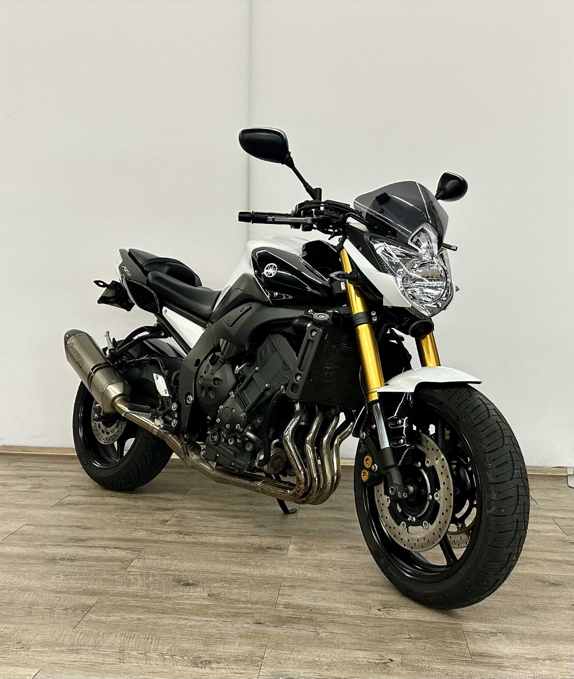 Yamaha FZ8 N 2013 HD vue 3/4 droite