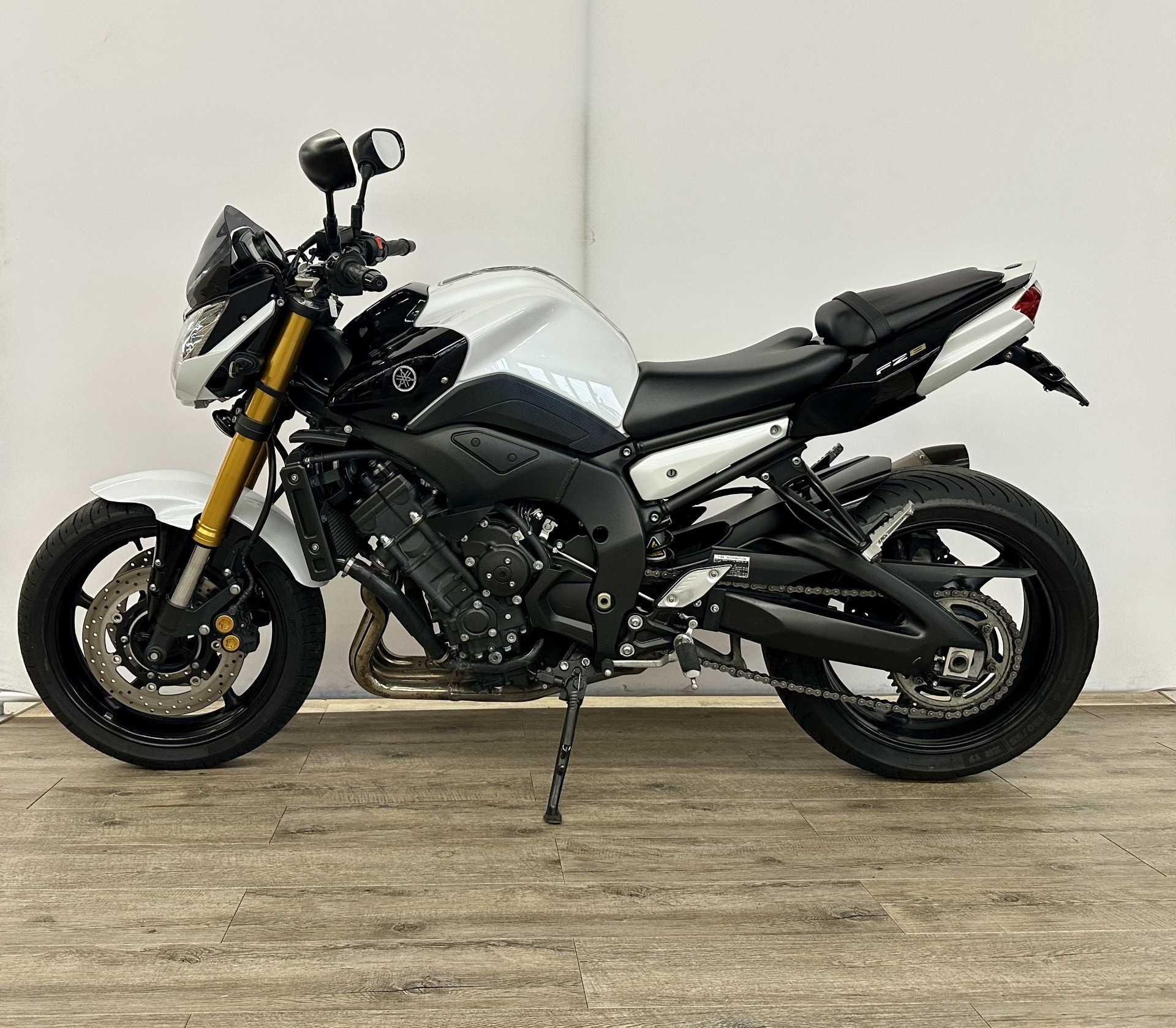 Yamaha FZ8 N 2013 HD vue gauche