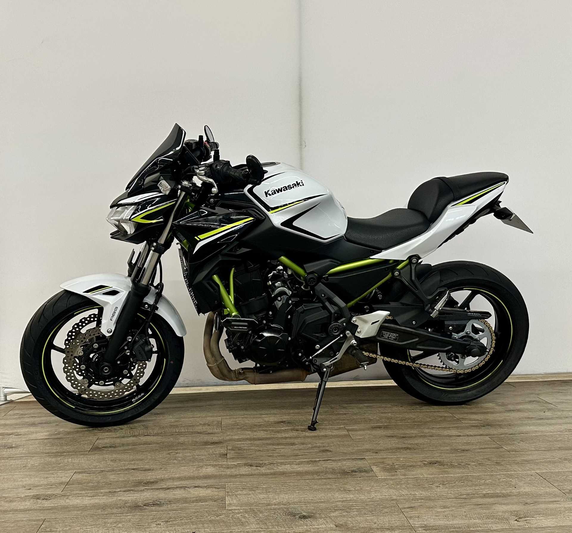 Kawasaki Z 650 2020 HD vue gauche