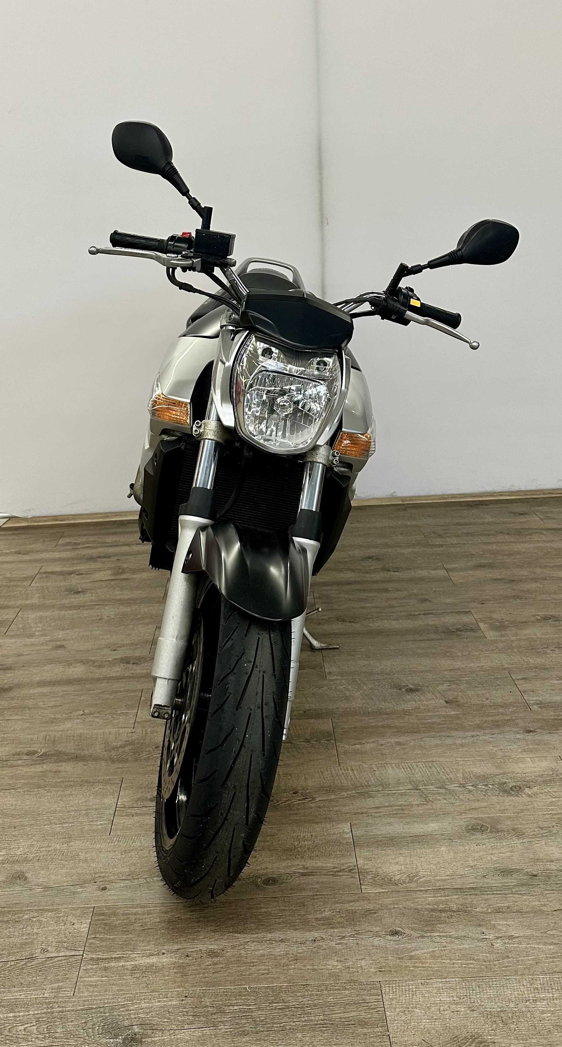 Suzuki GSR 600 2007 HD vue avant