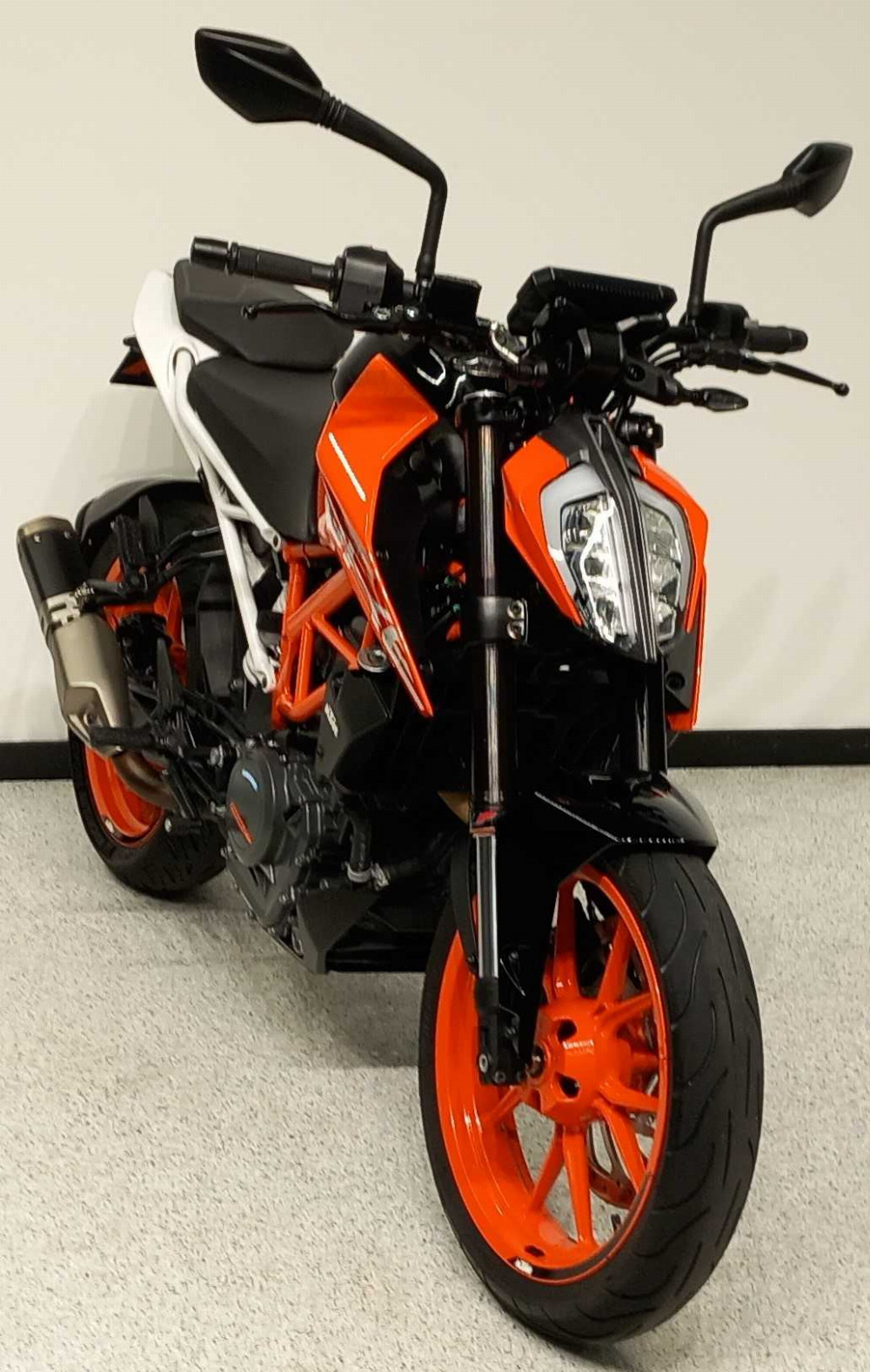 KTM 390 Duke 2020 vue 3/4 droite